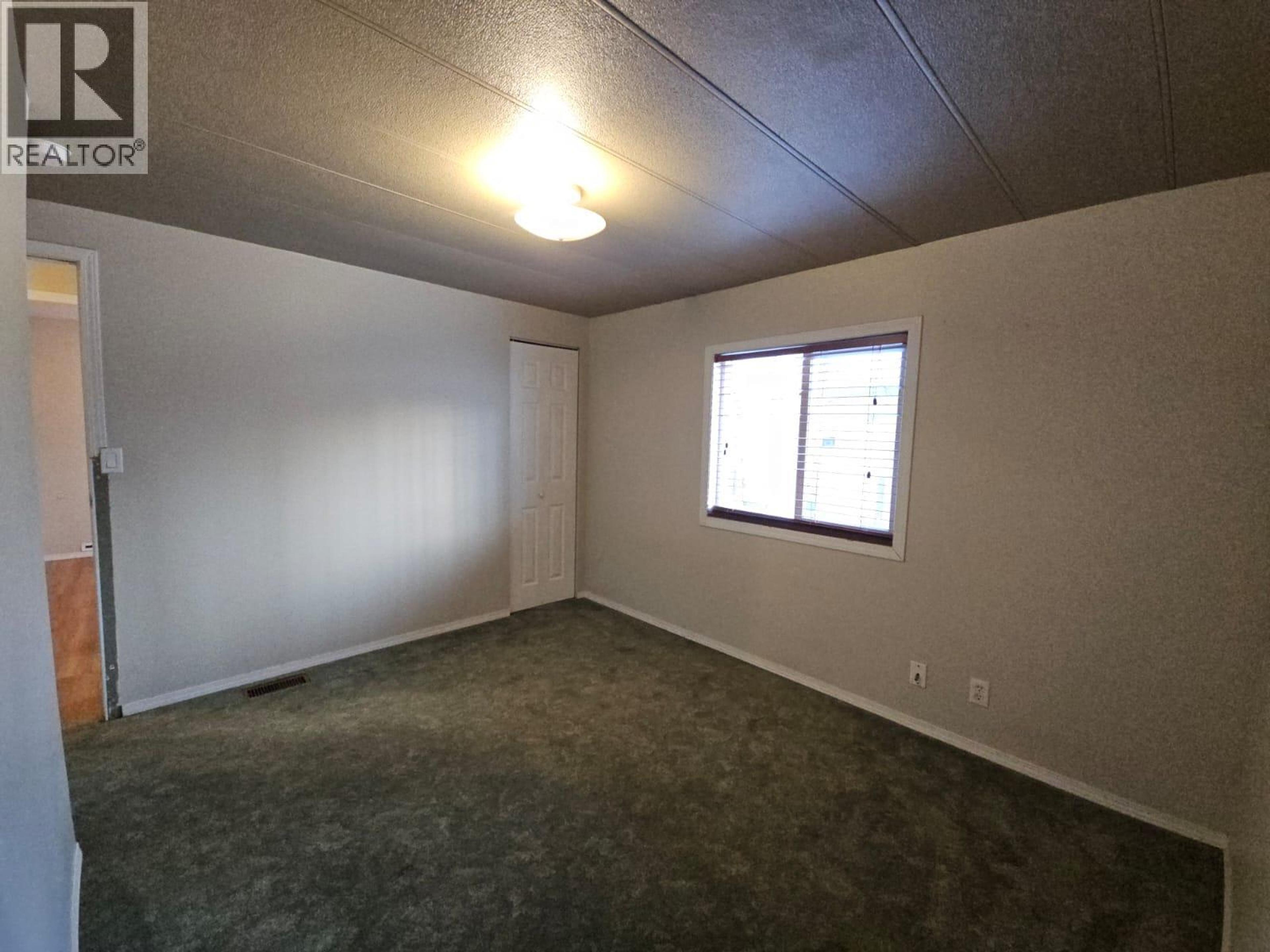 4313 52B AVENUE NE - 33