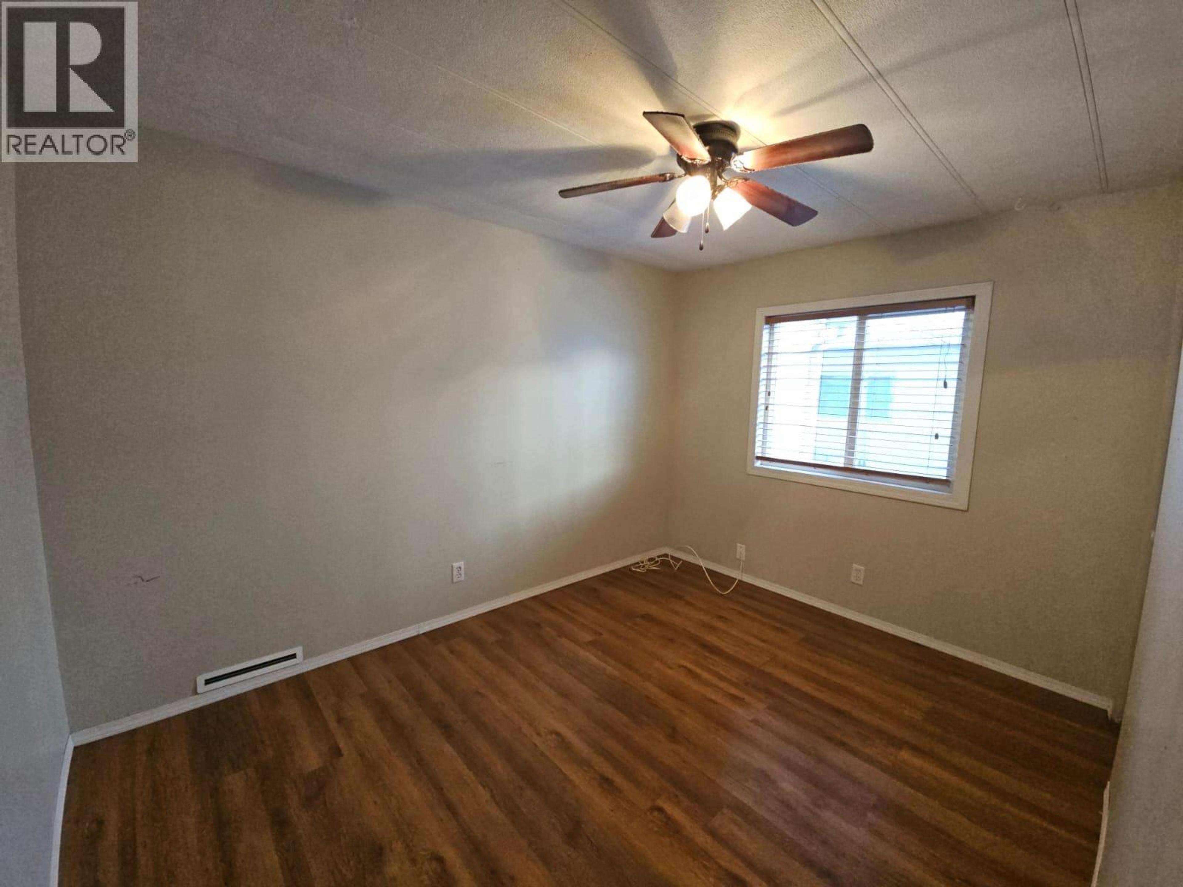 4313 52B AVENUE NE - 39