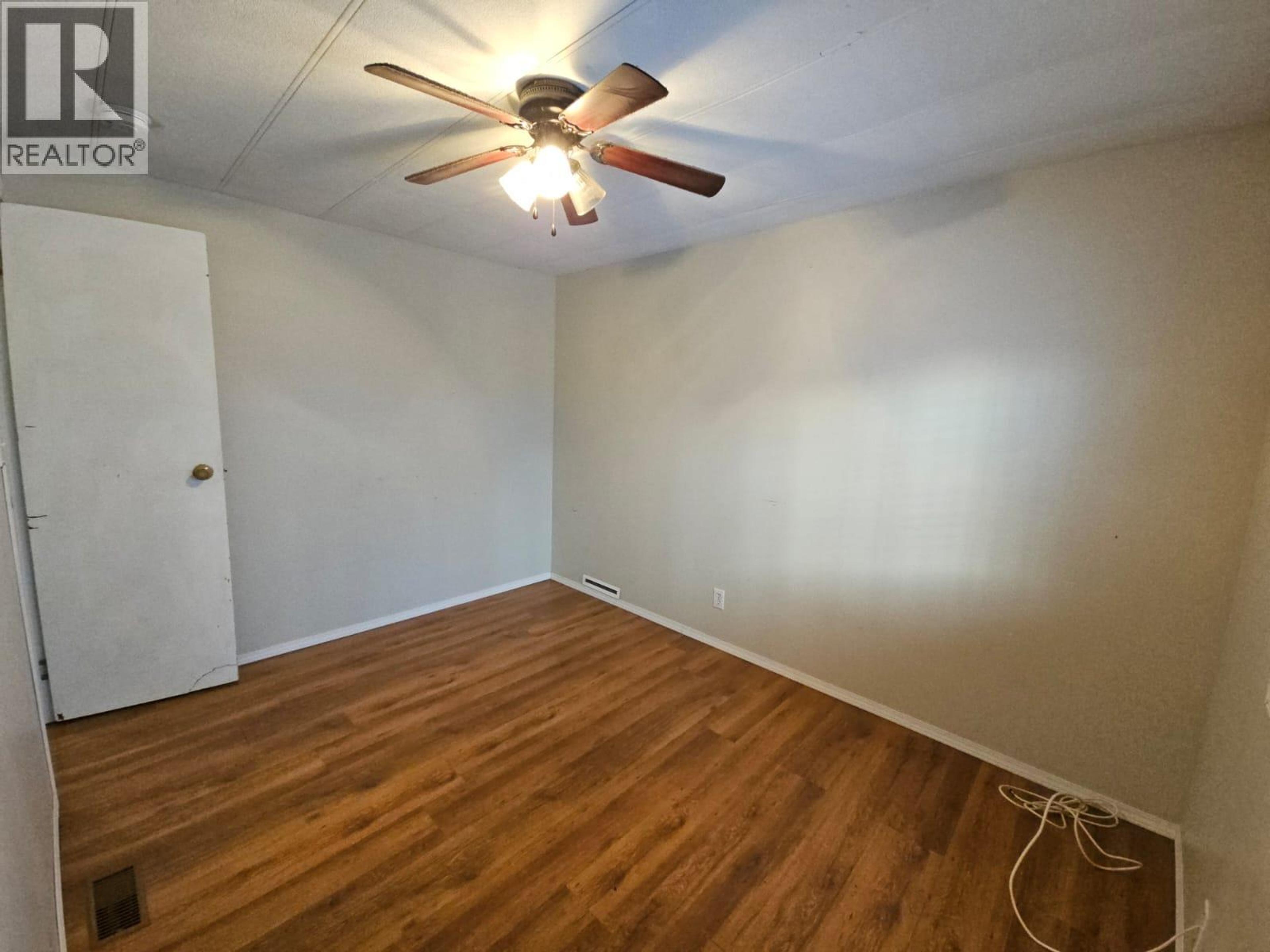 4313 52B AVENUE NE - 43