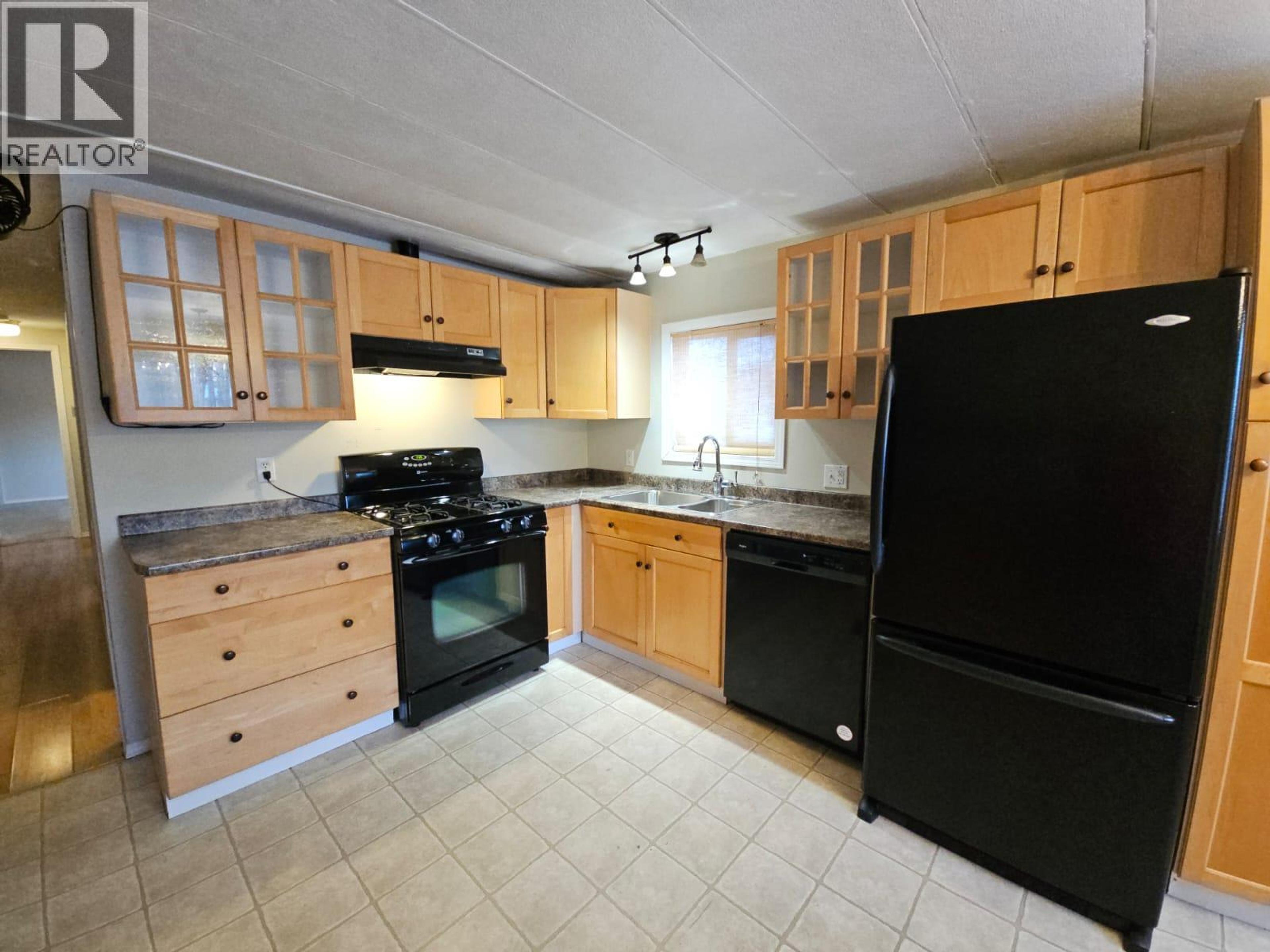 4313 52B AVENUE NE - 7