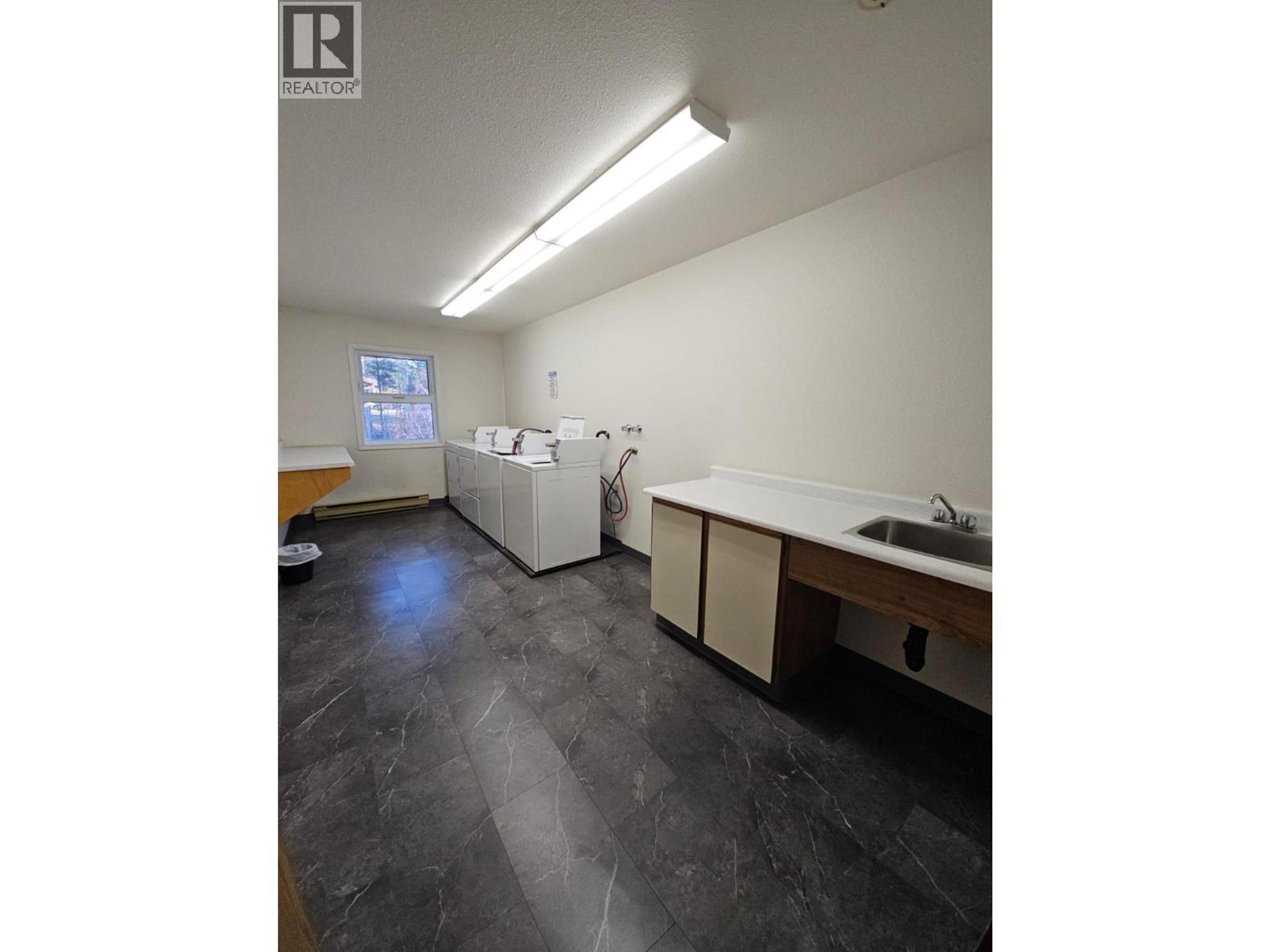 307-195 CHAMBERLAIN CRESCENT - 34