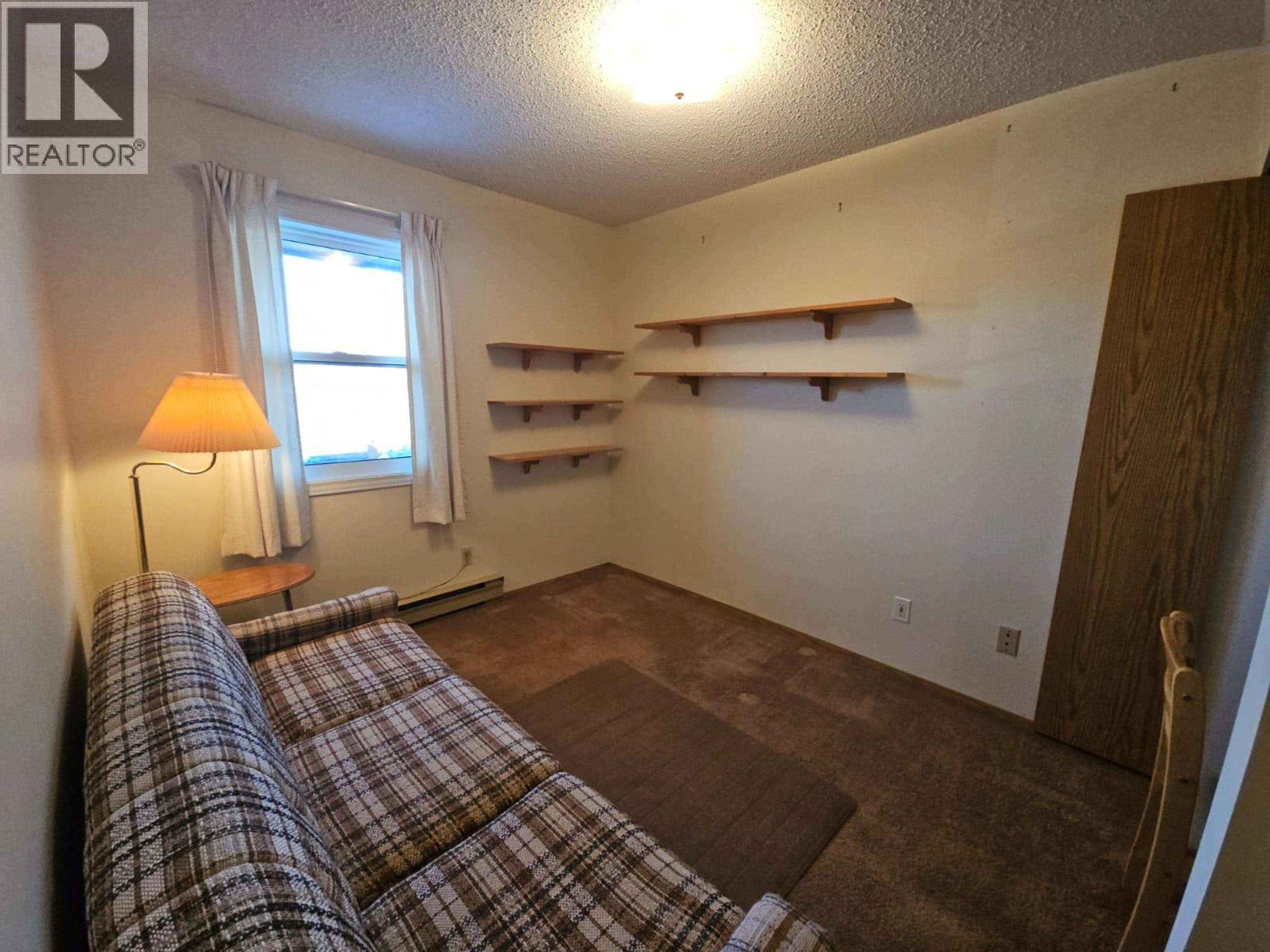 307-195 CHAMBERLAIN CRESCENT - 23