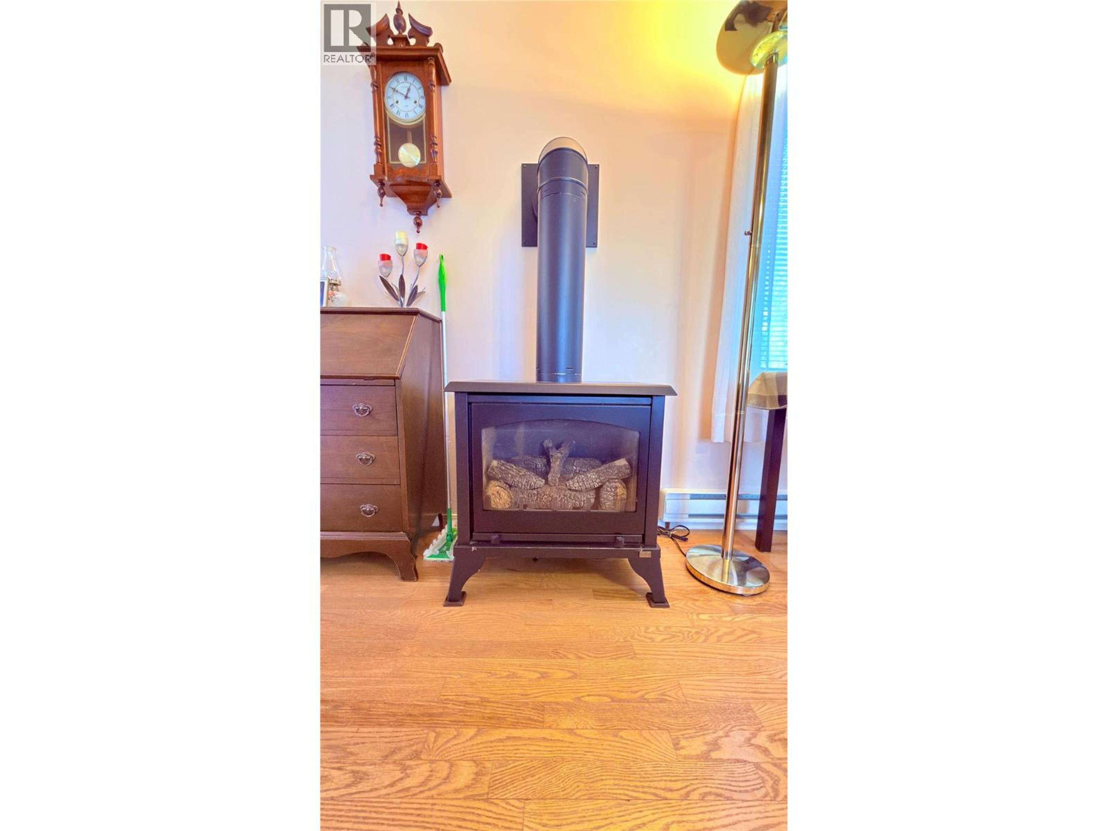 264 LONG LAKE ROAD - 15