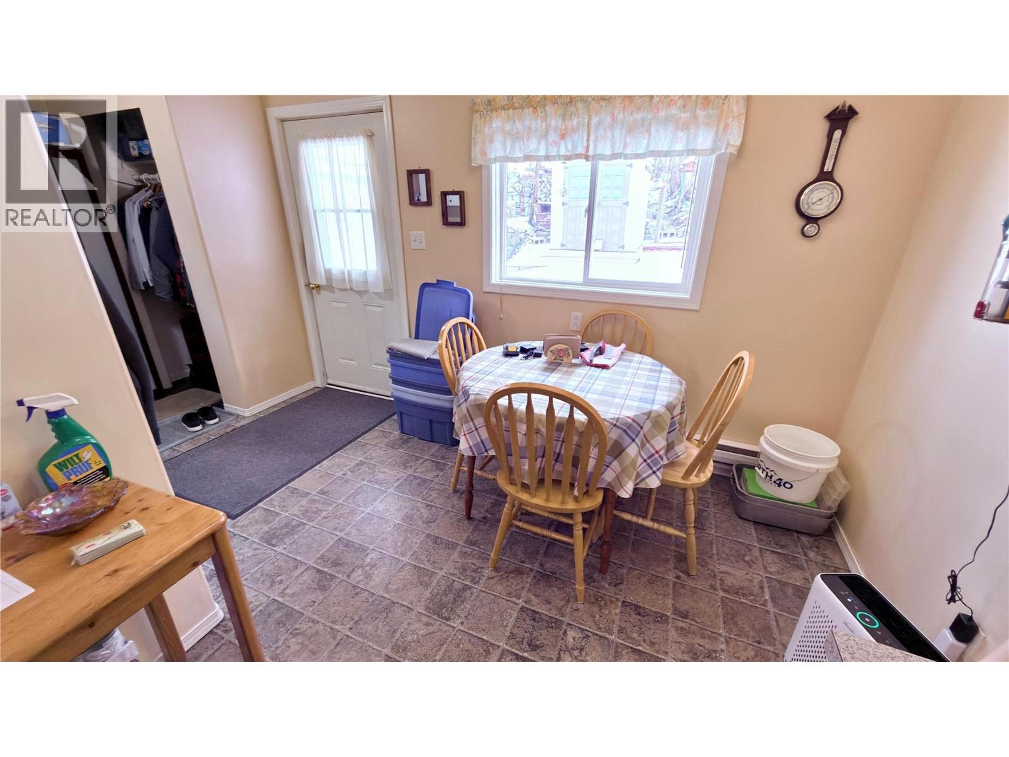 264 LONG LAKE ROAD - 29