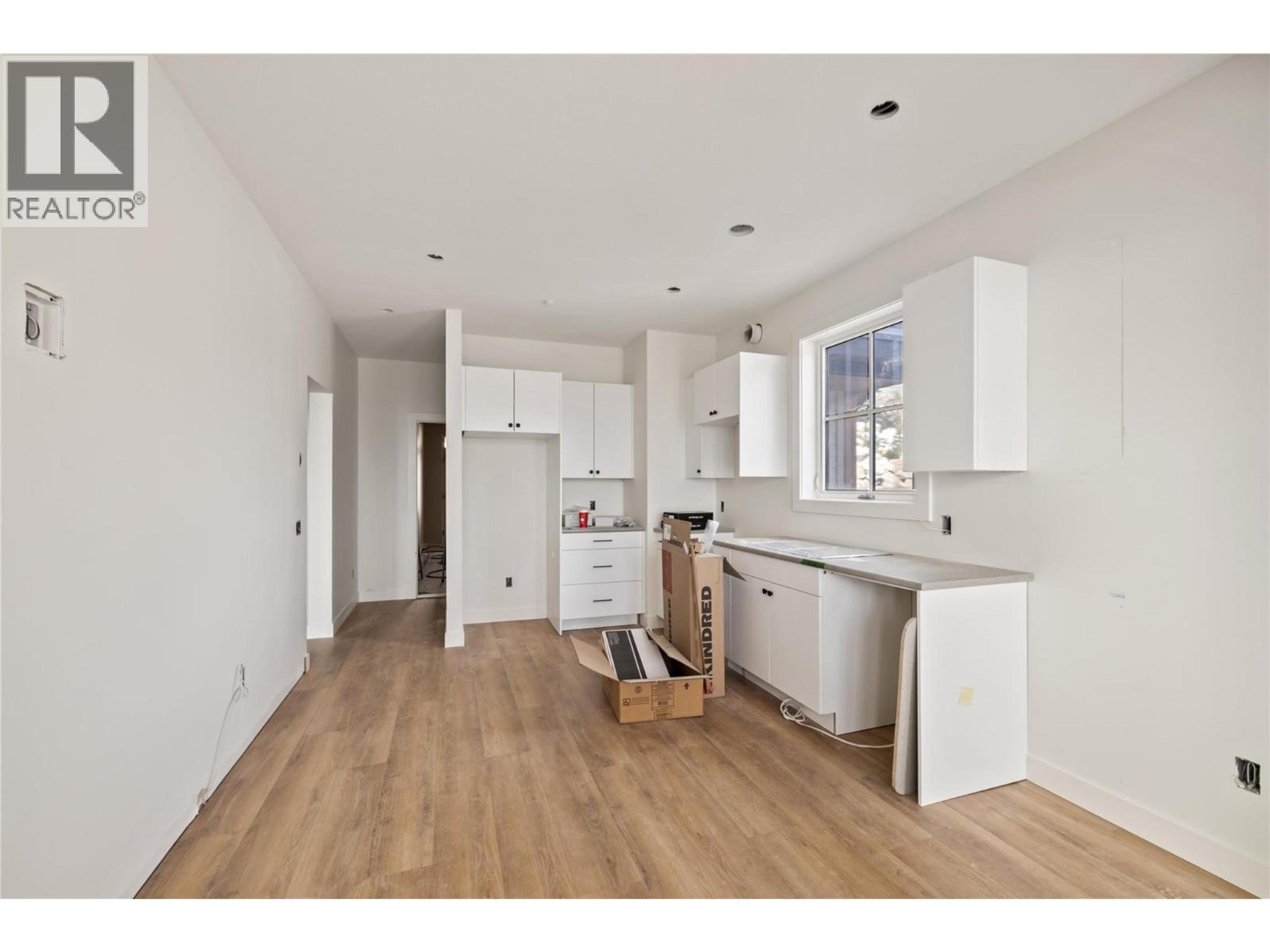 #88 255 FEATHERTOP WAY - 18