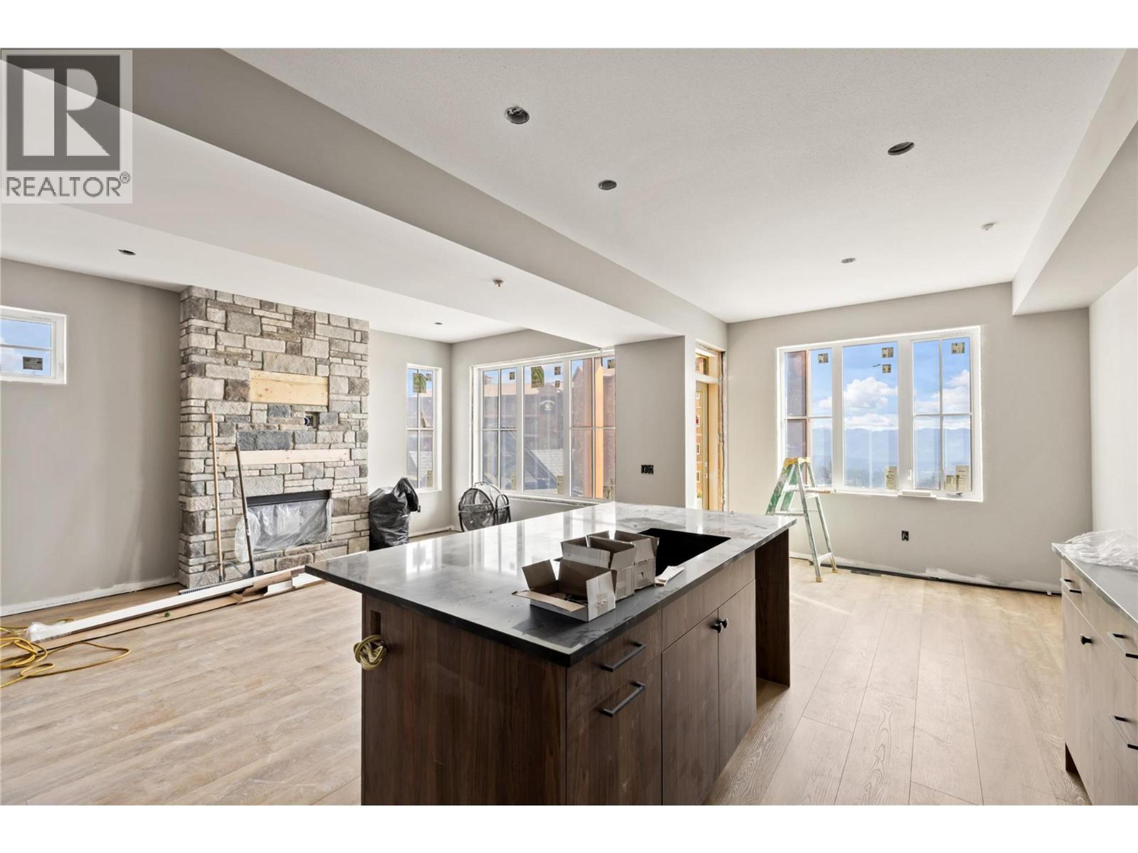 #88 255 FEATHERTOP WAY - 21