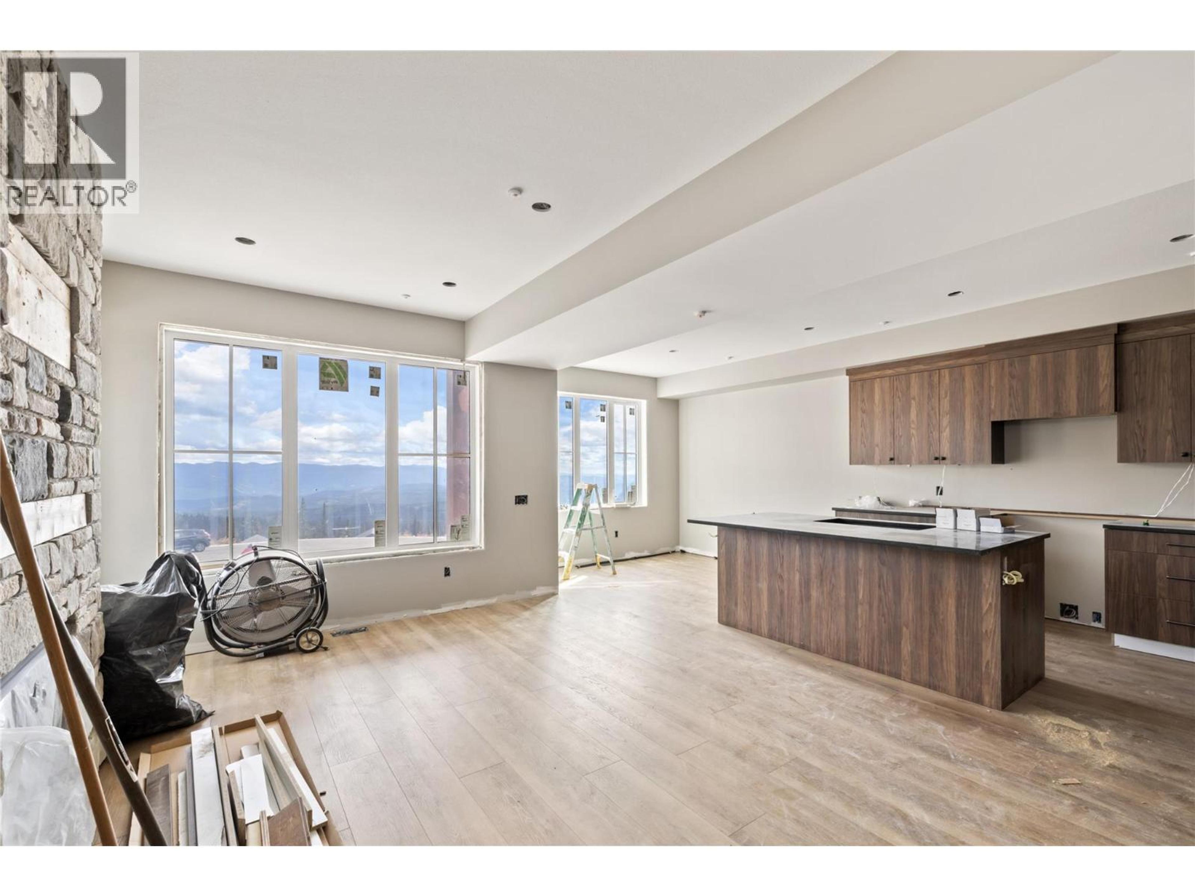 #88 255 FEATHERTOP WAY - 23