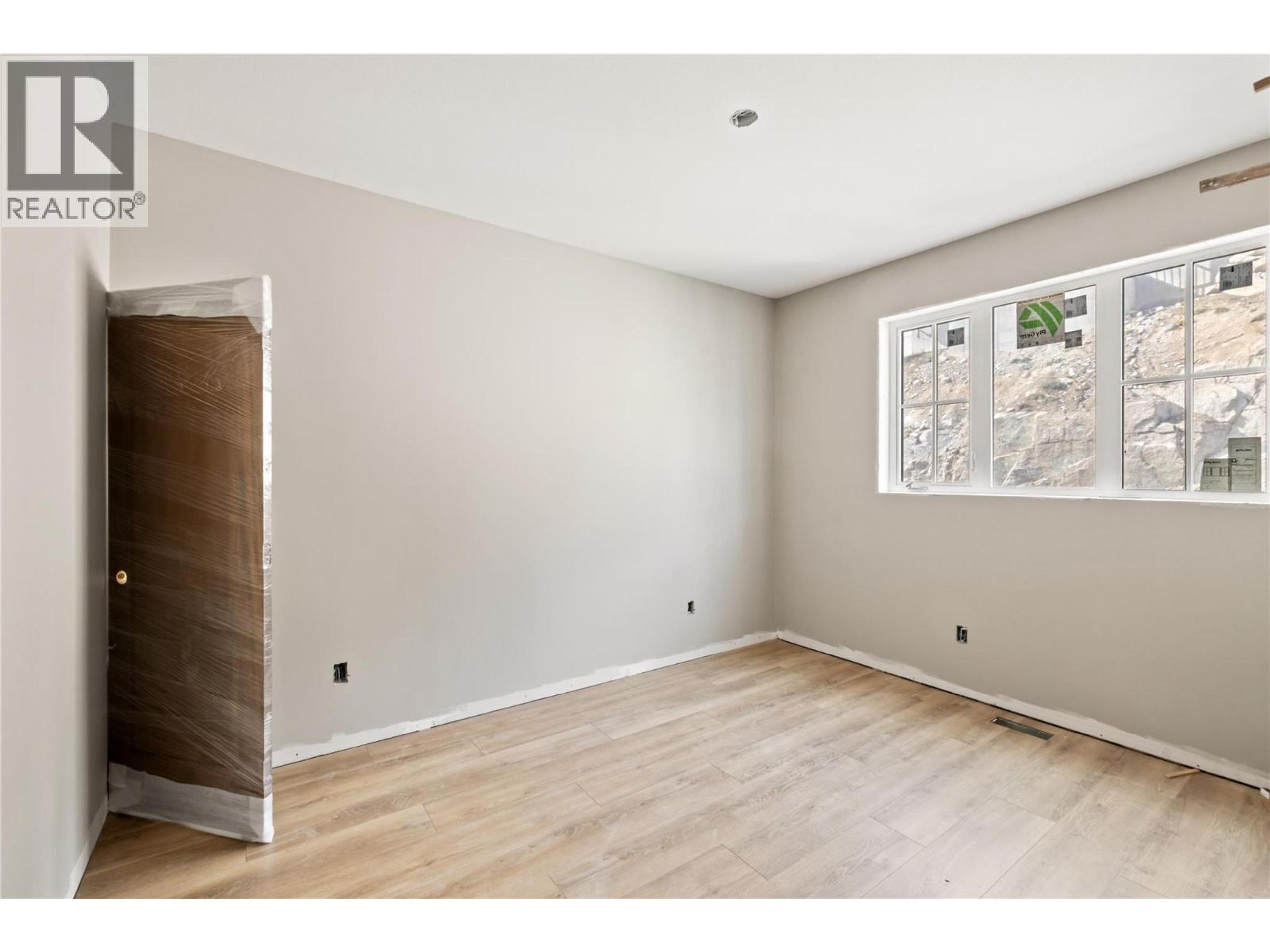 #88 255 FEATHERTOP WAY - 24