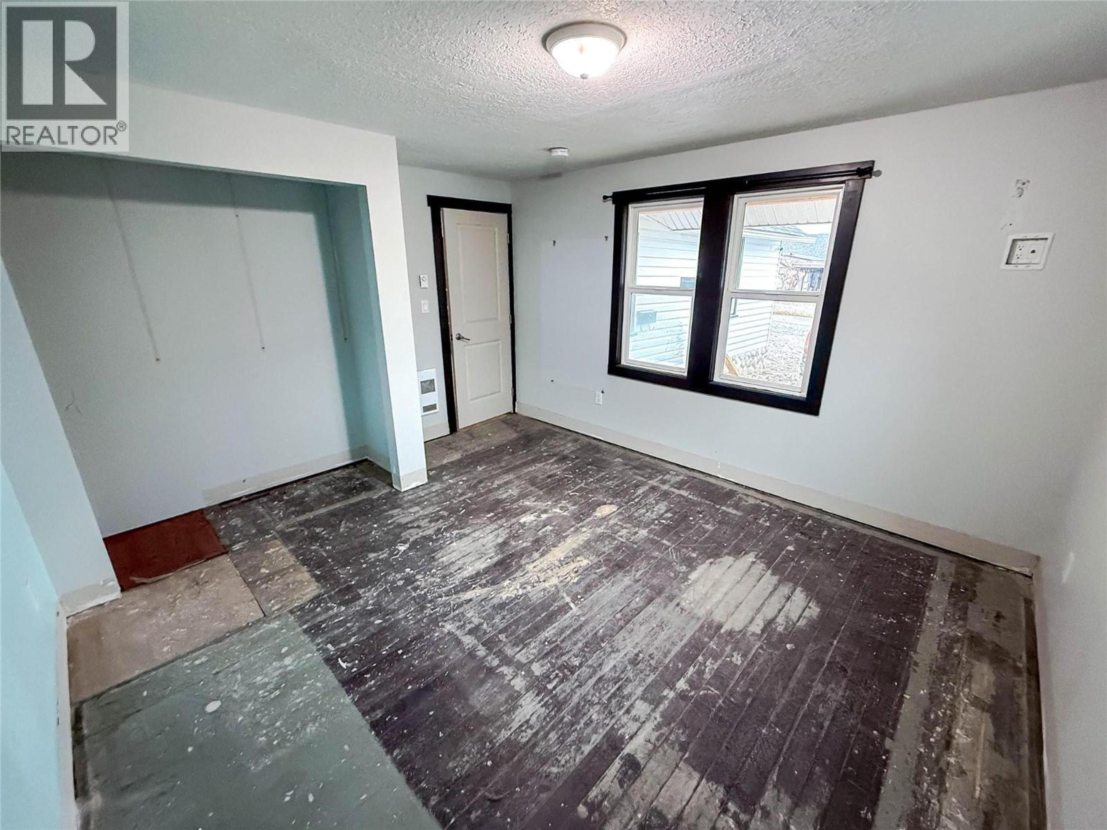 950 ASPEN STREET - 13