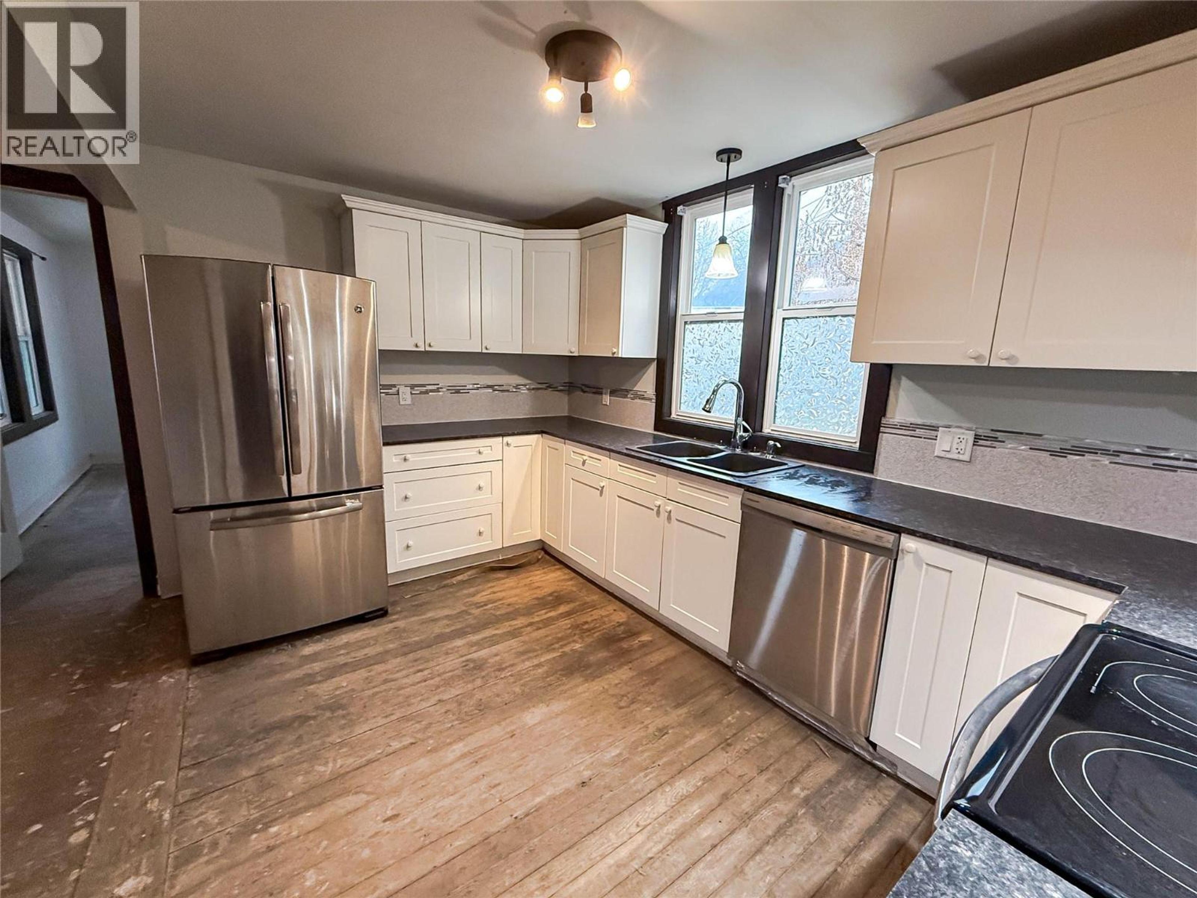 950 ASPEN STREET - 11