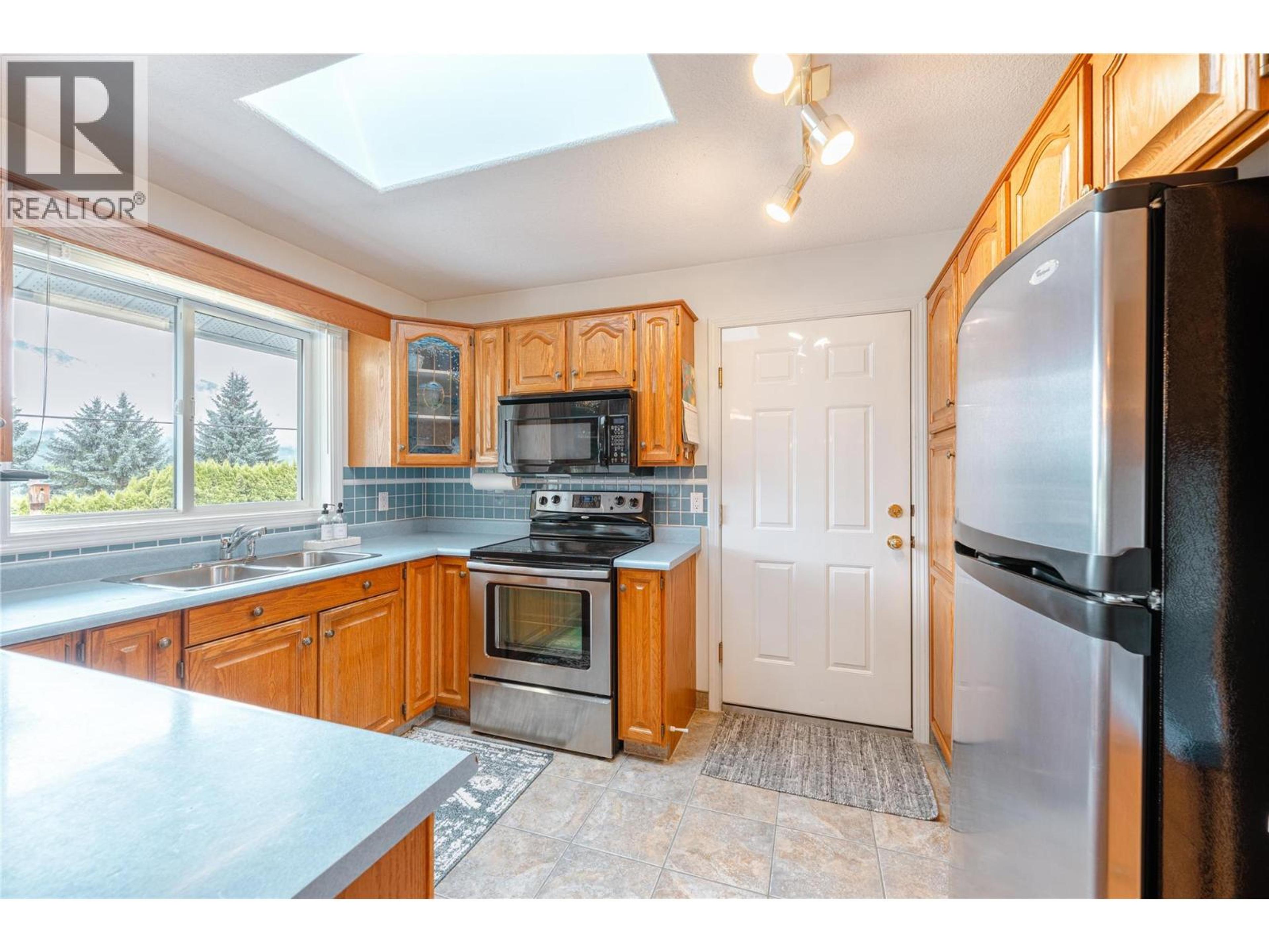 139 TRACK STREET STREET E - 36