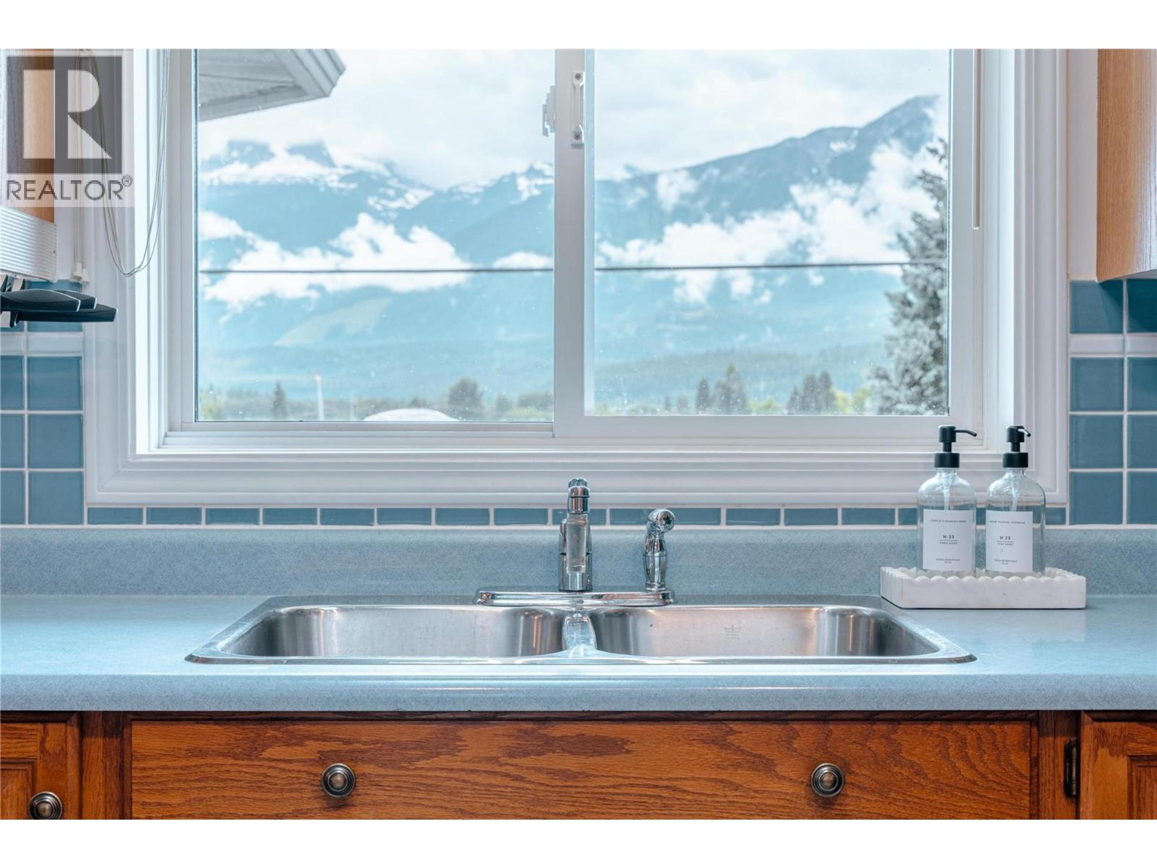 139 TRACK STREET STREET E - 41