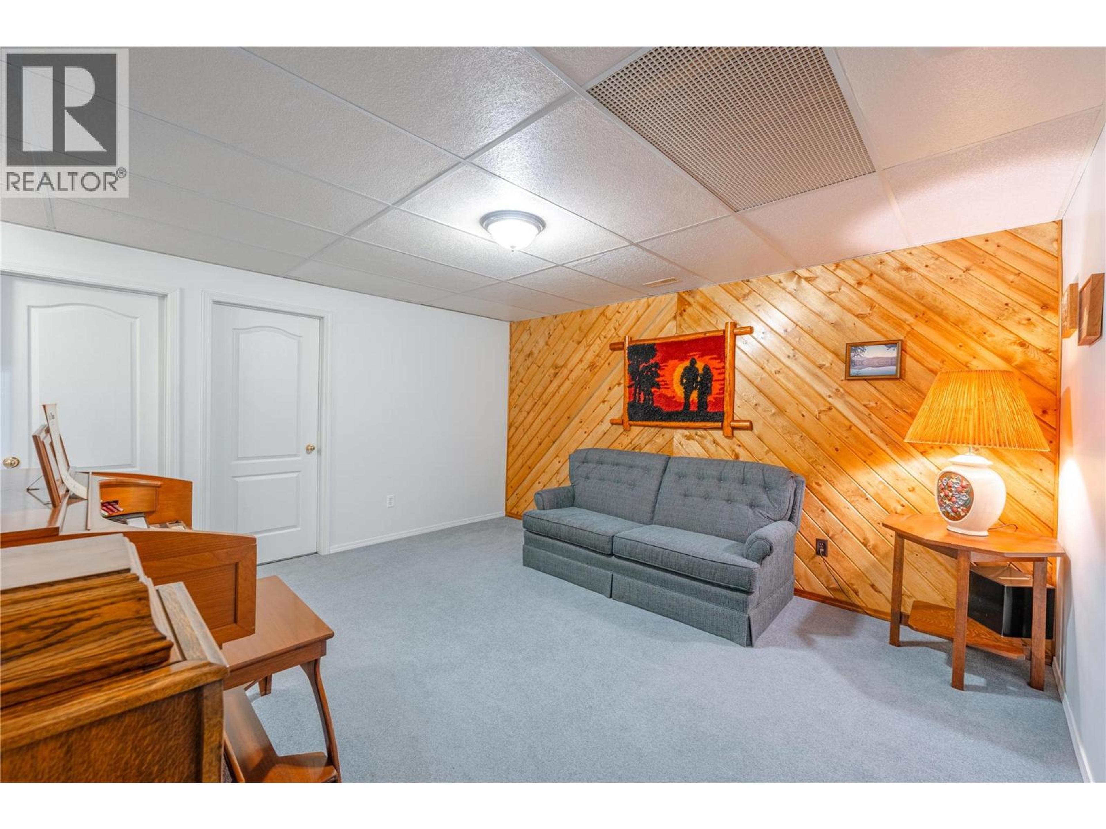 139 TRACK STREET STREET E - 69