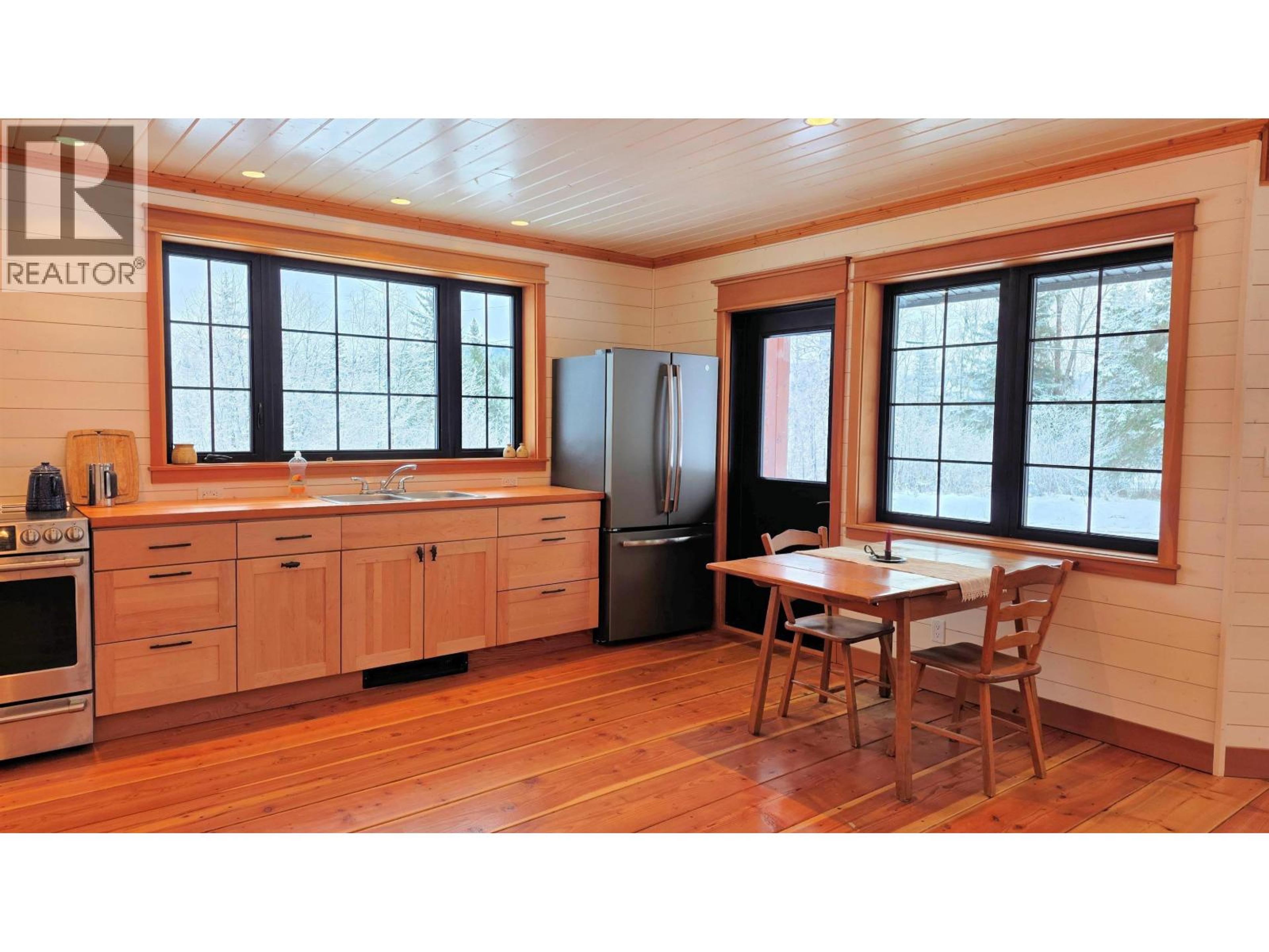 30 SEVENTEEN MILE ROAD - 11