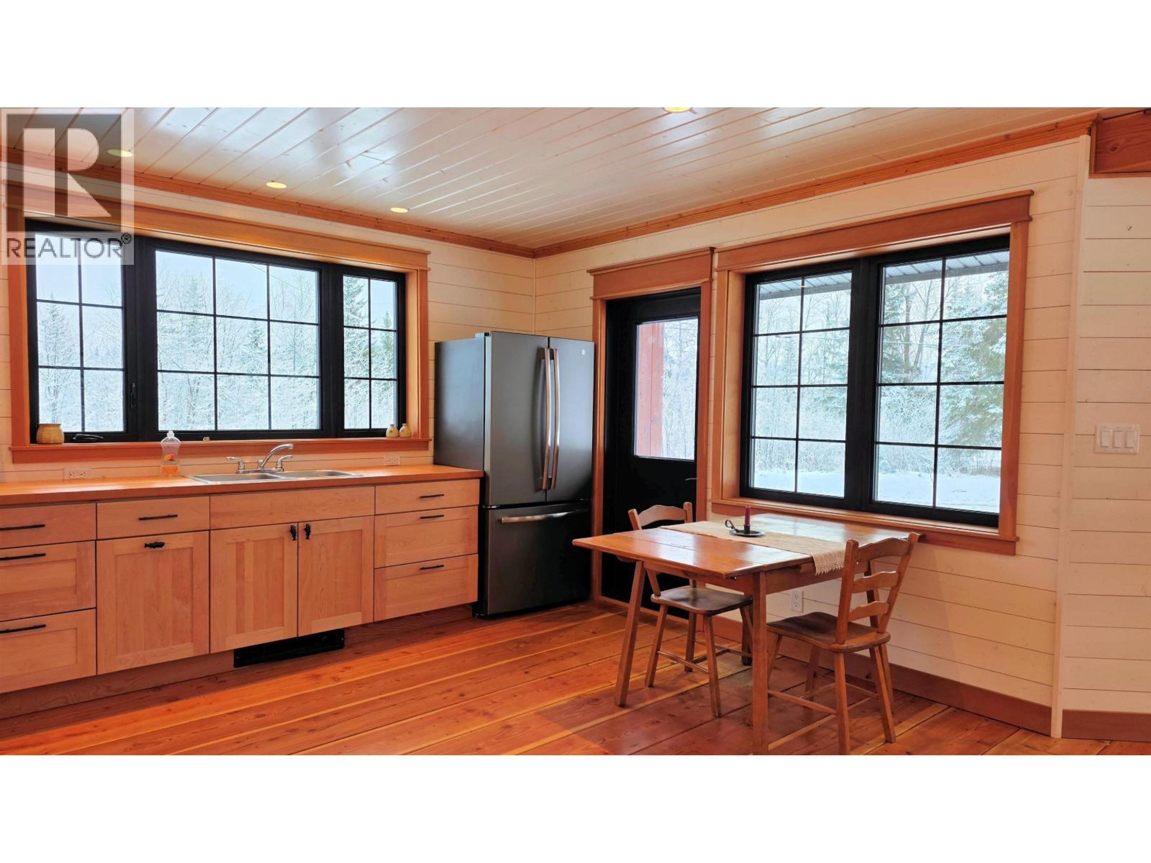 30 SEVENTEEN MILE ROAD - 12