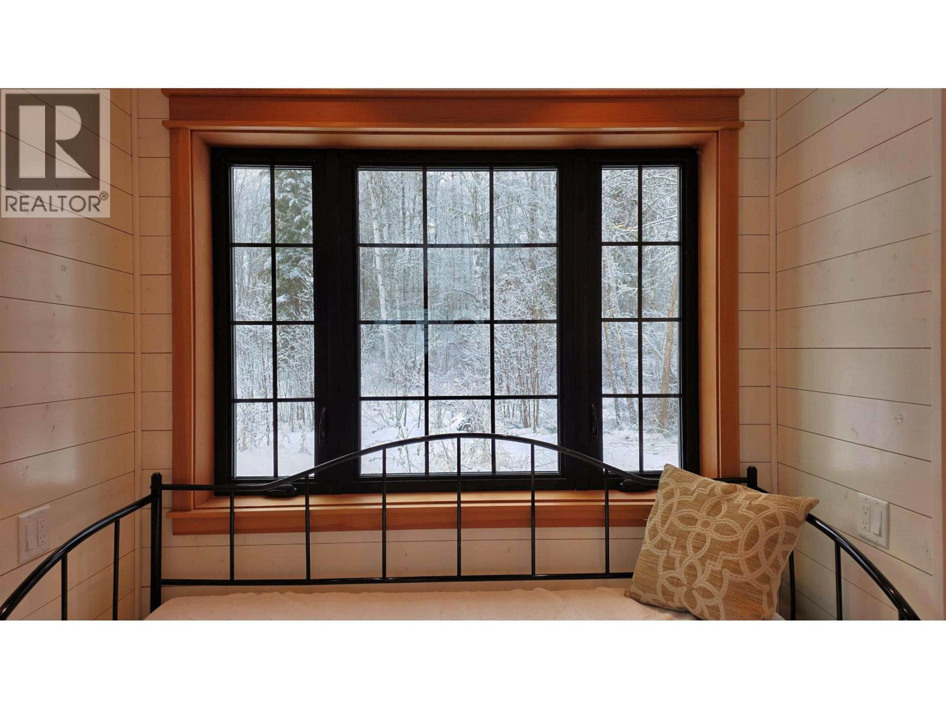 30 SEVENTEEN MILE ROAD - 22