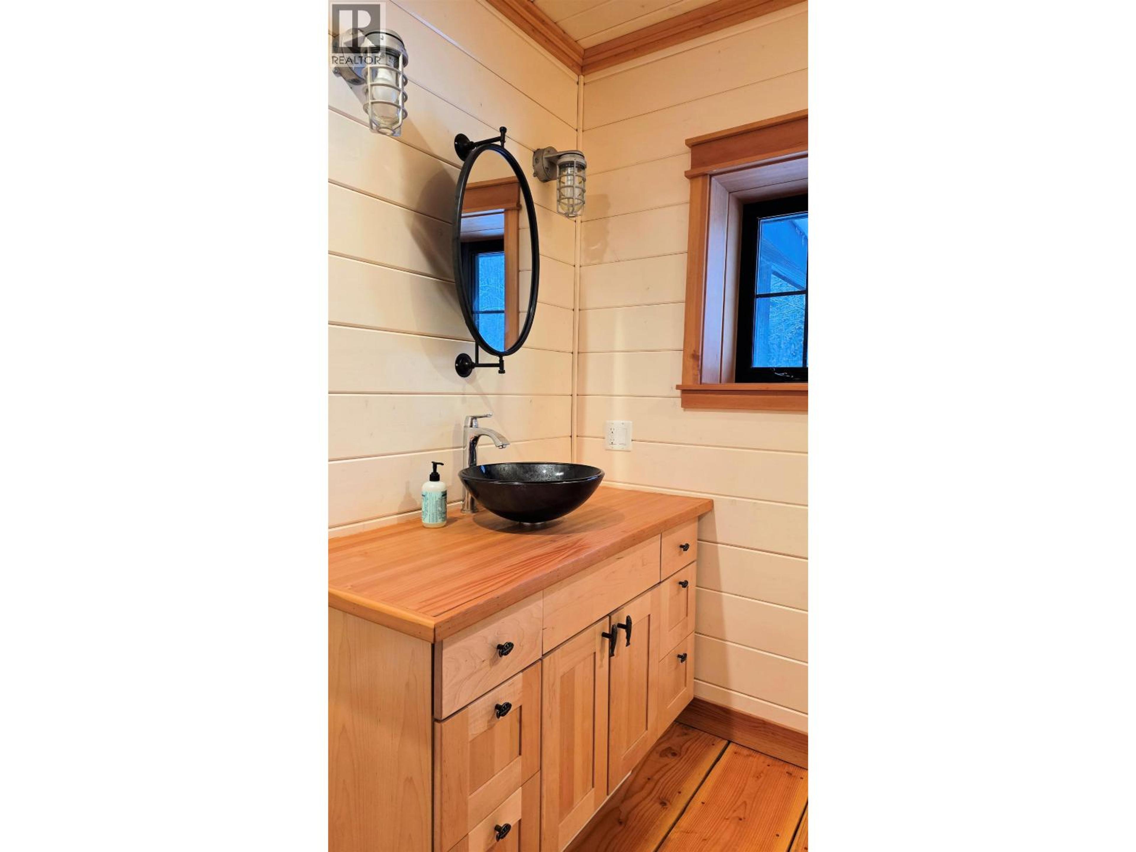 30 SEVENTEEN MILE ROAD - 27