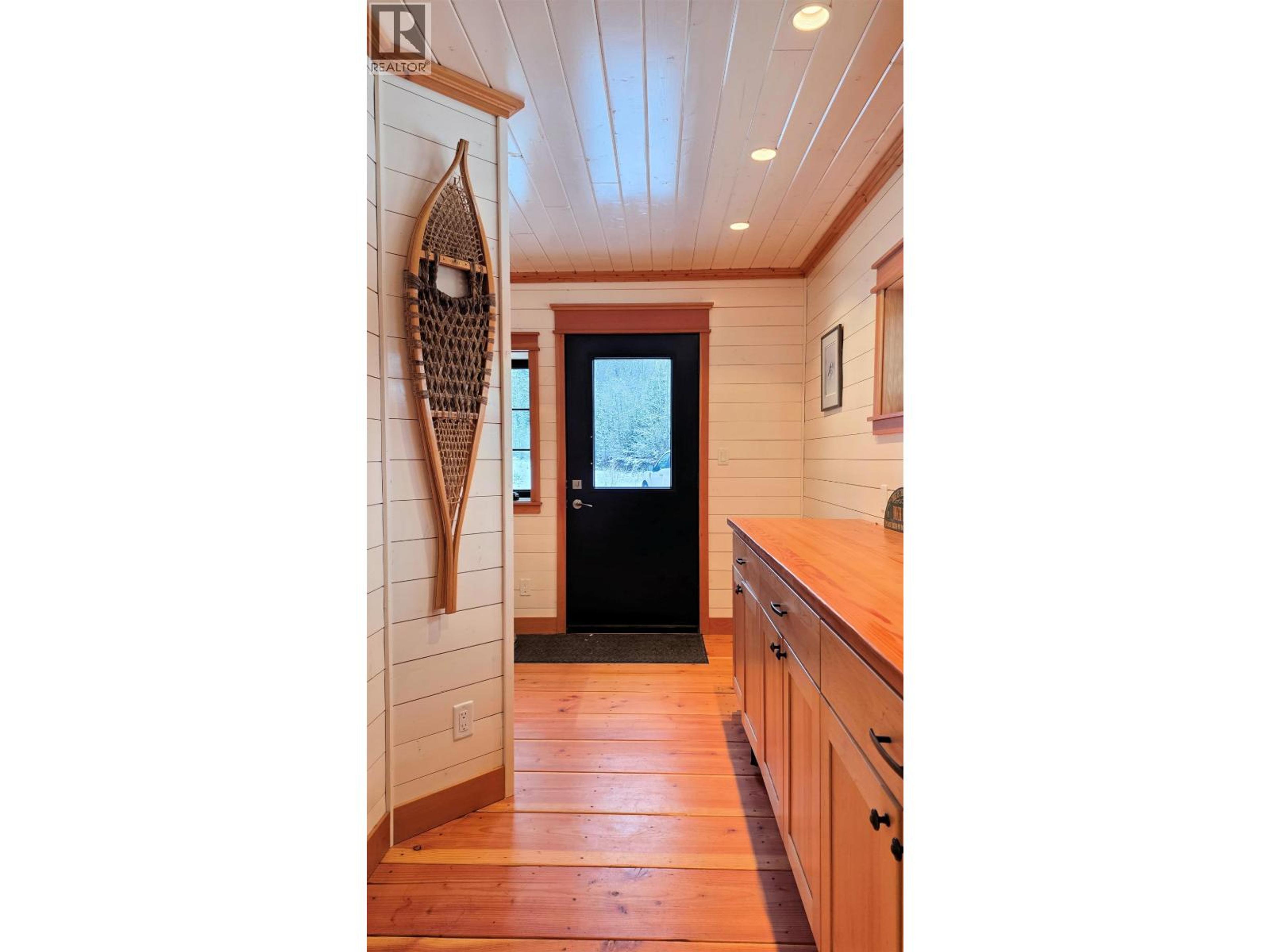 30 SEVENTEEN MILE ROAD - 4