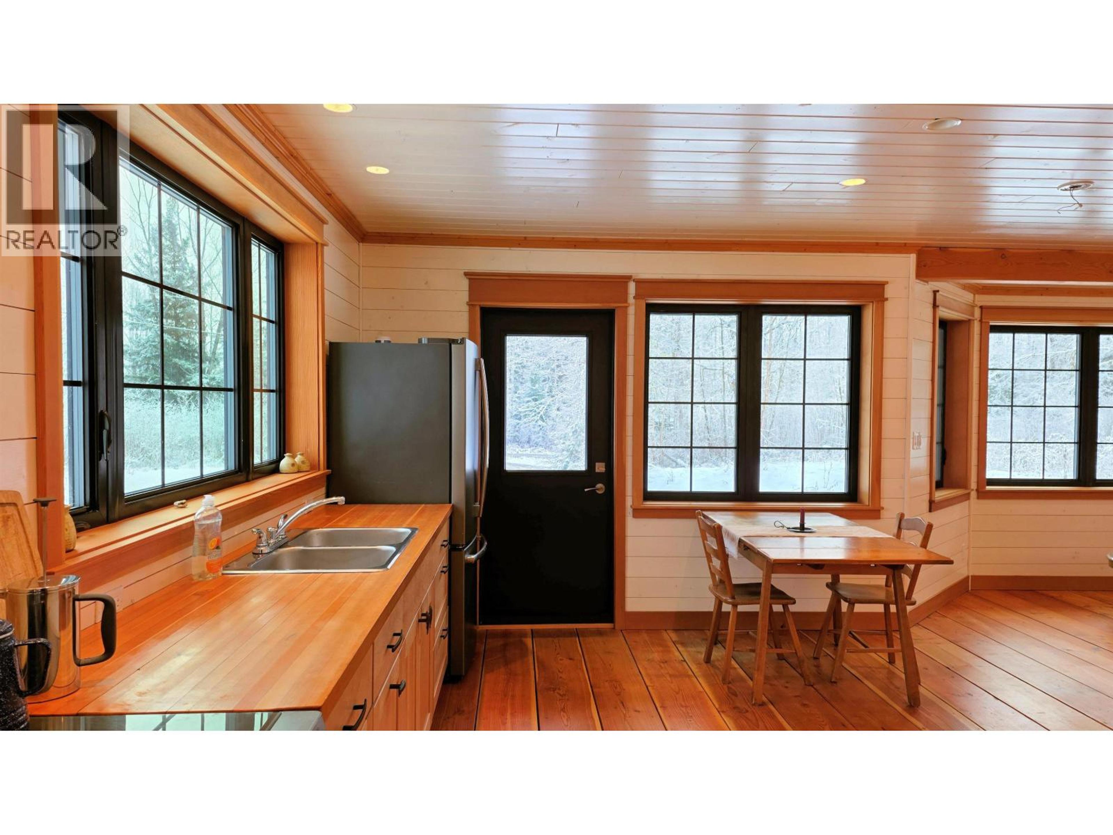 30 SEVENTEEN MILE ROAD - 8