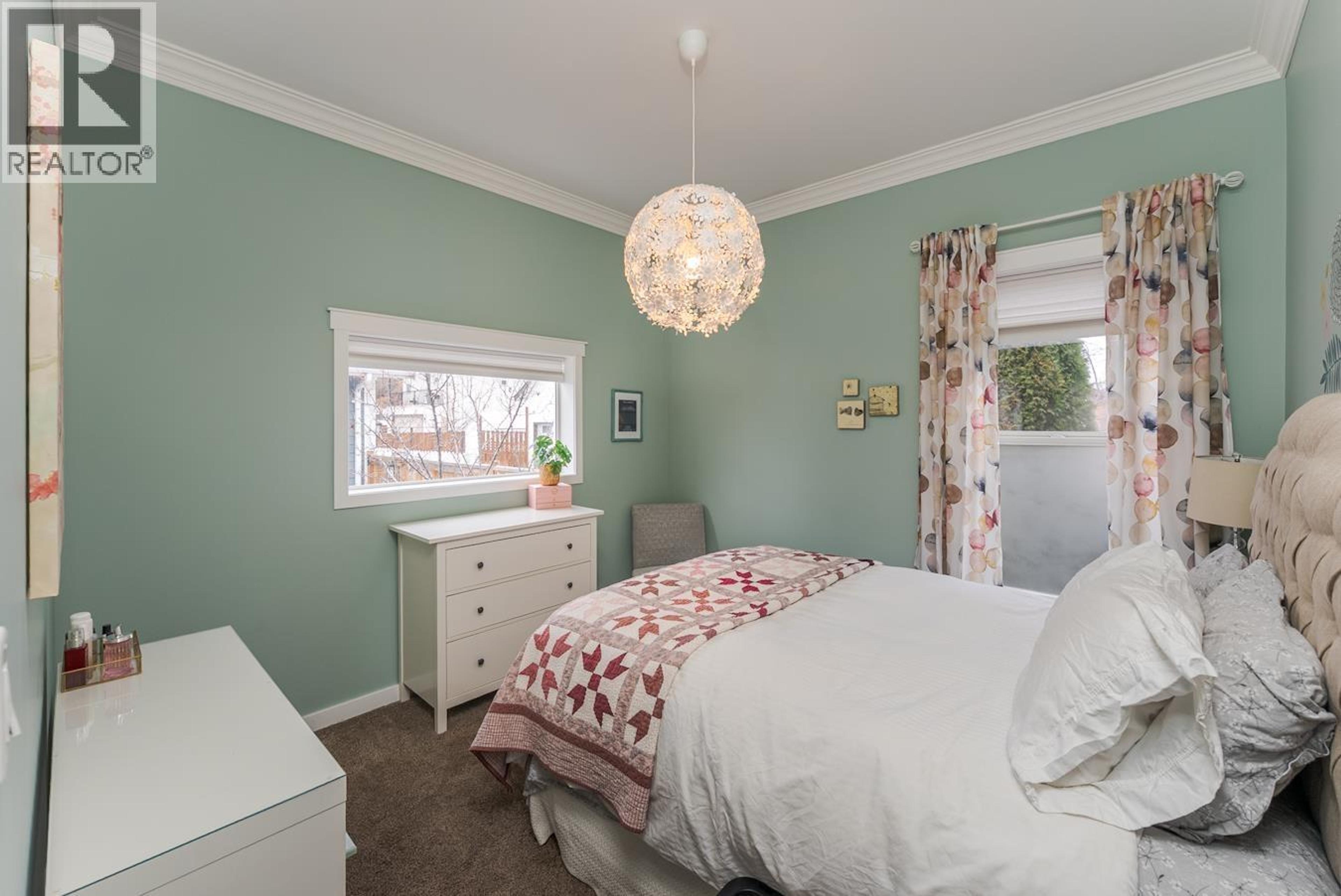 2155 8TH AVENUE - 17