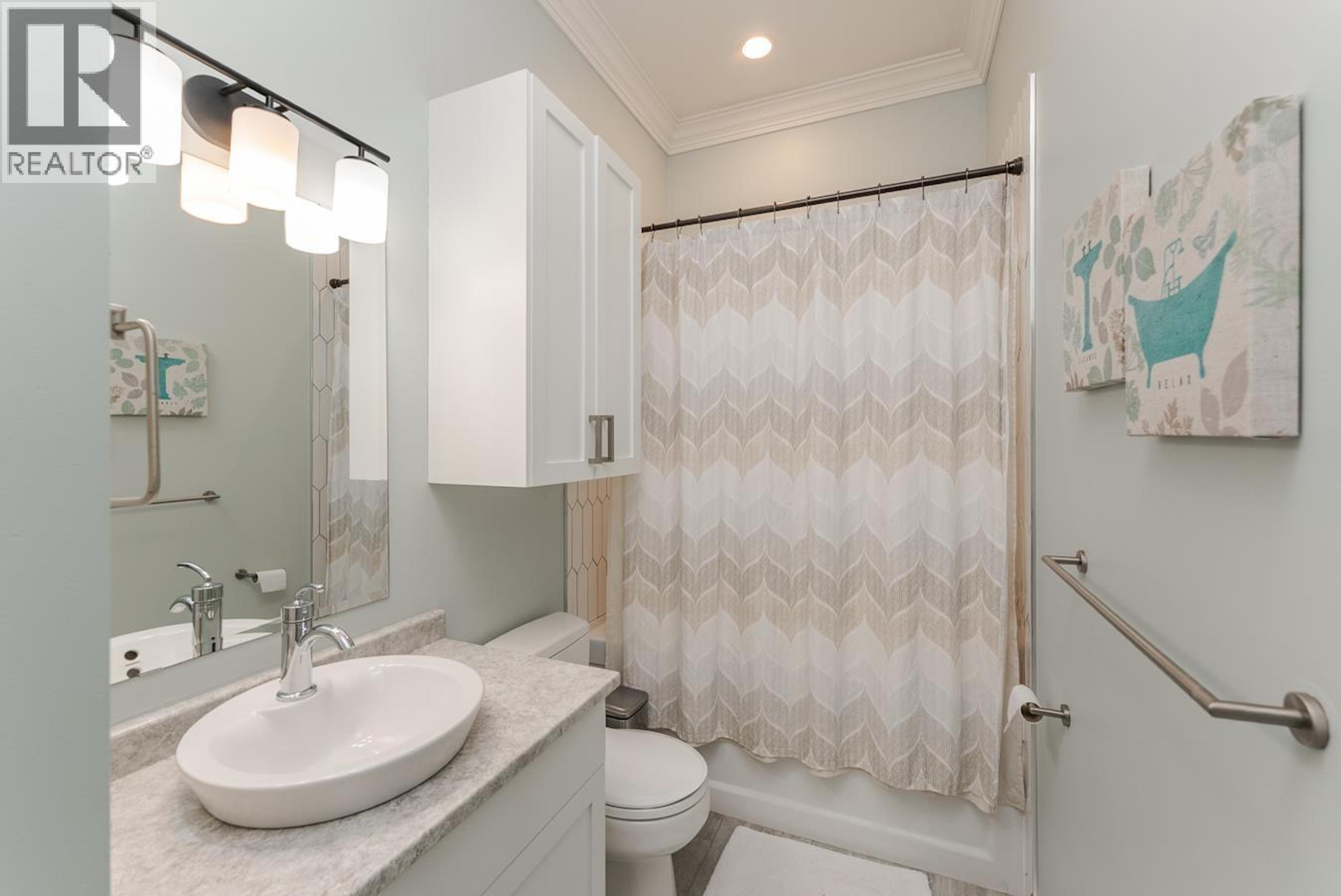 2155 8TH AVENUE - 18