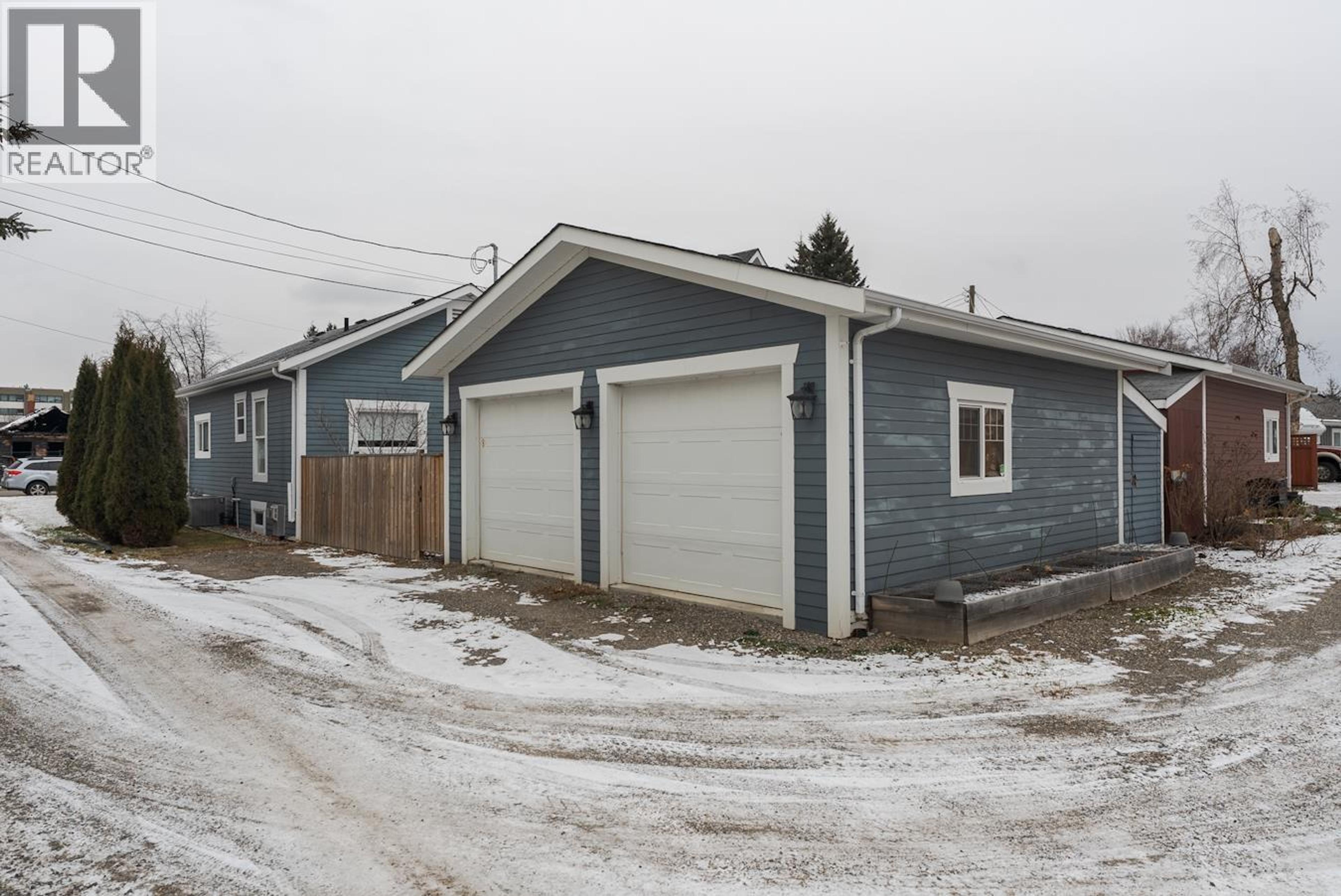 2155 8TH AVENUE - 32