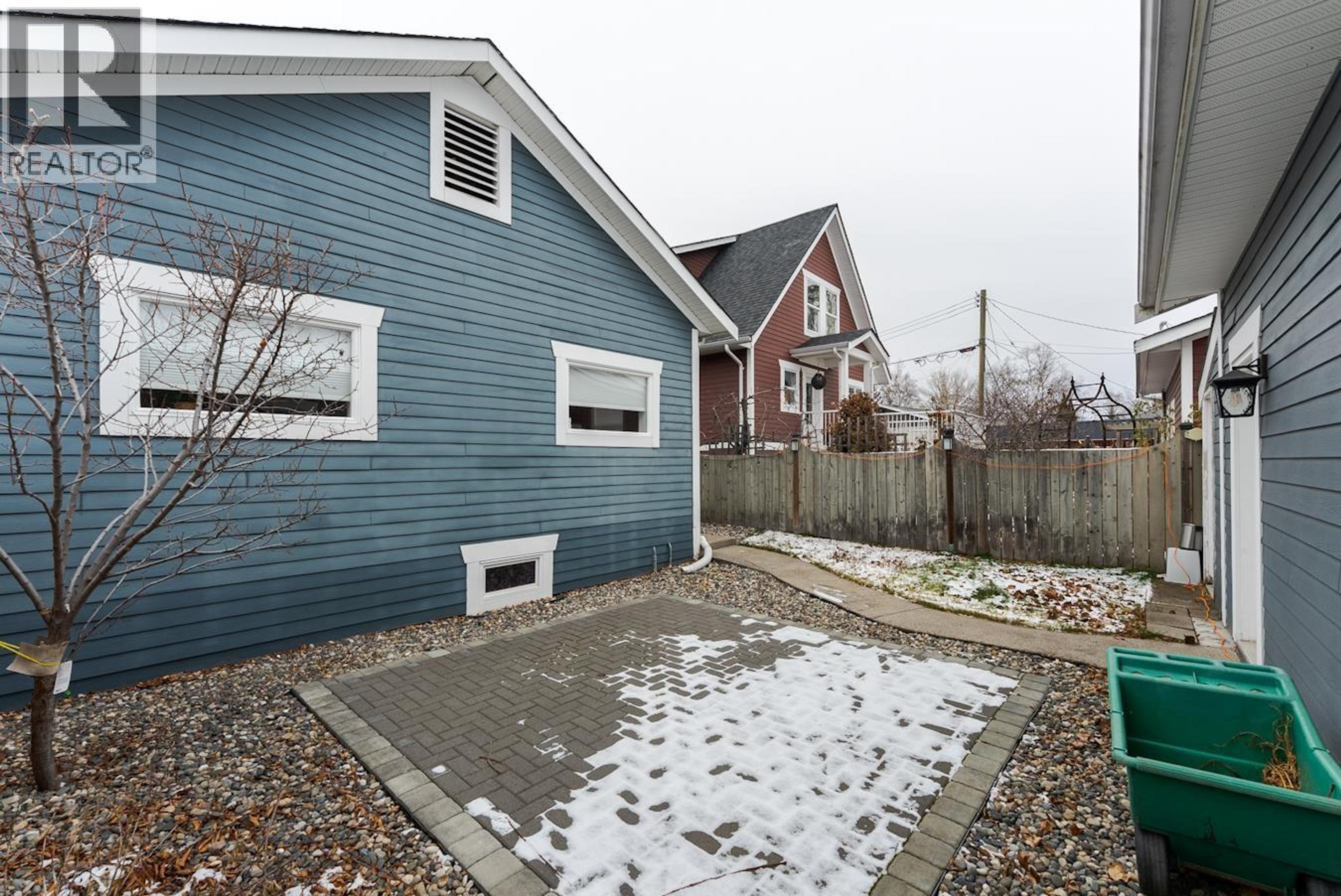 2155 8TH AVENUE - 29