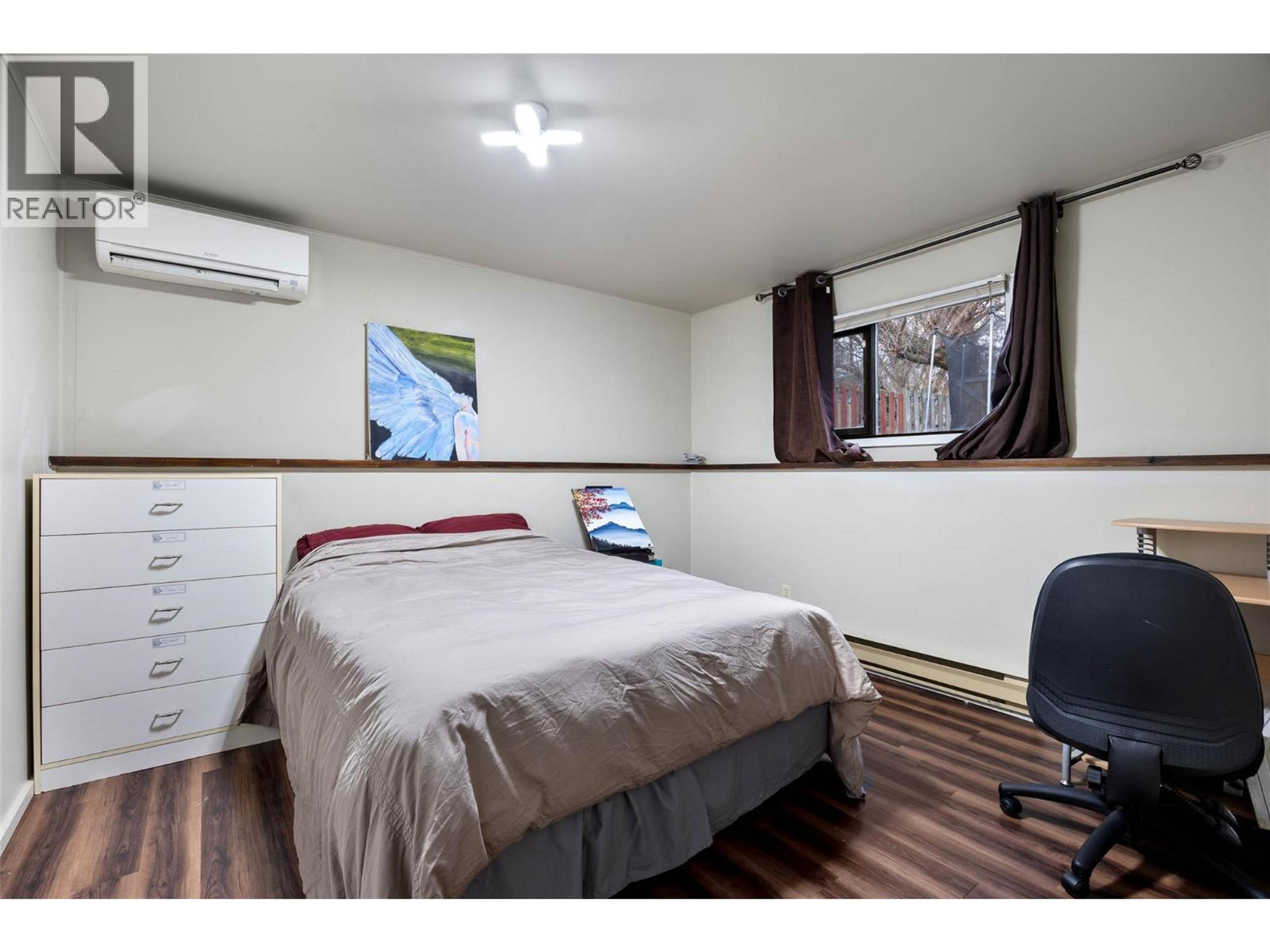 1026 HILLSIDE AVENUE - 12