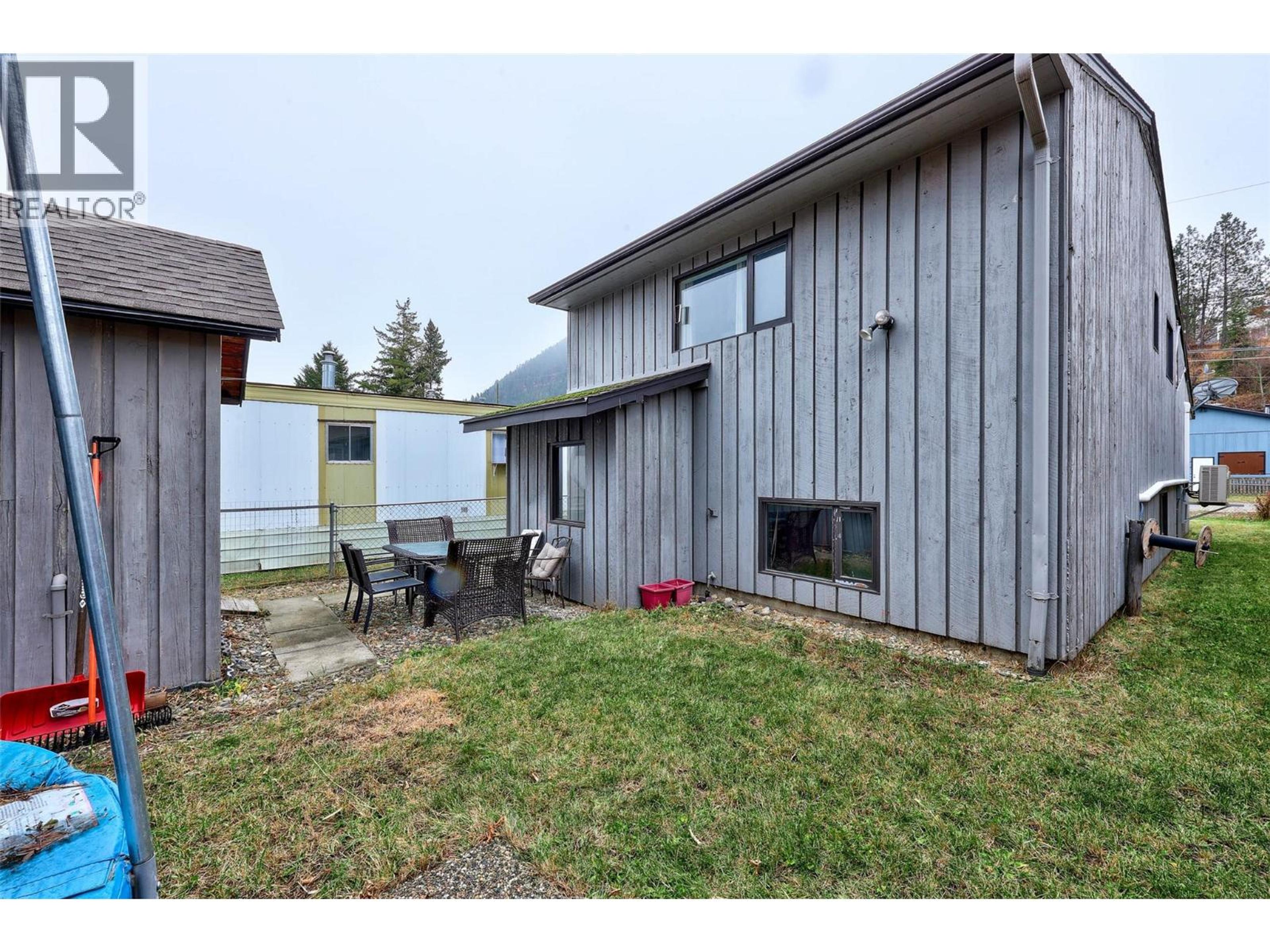 1026 HILLSIDE AVENUE - 16