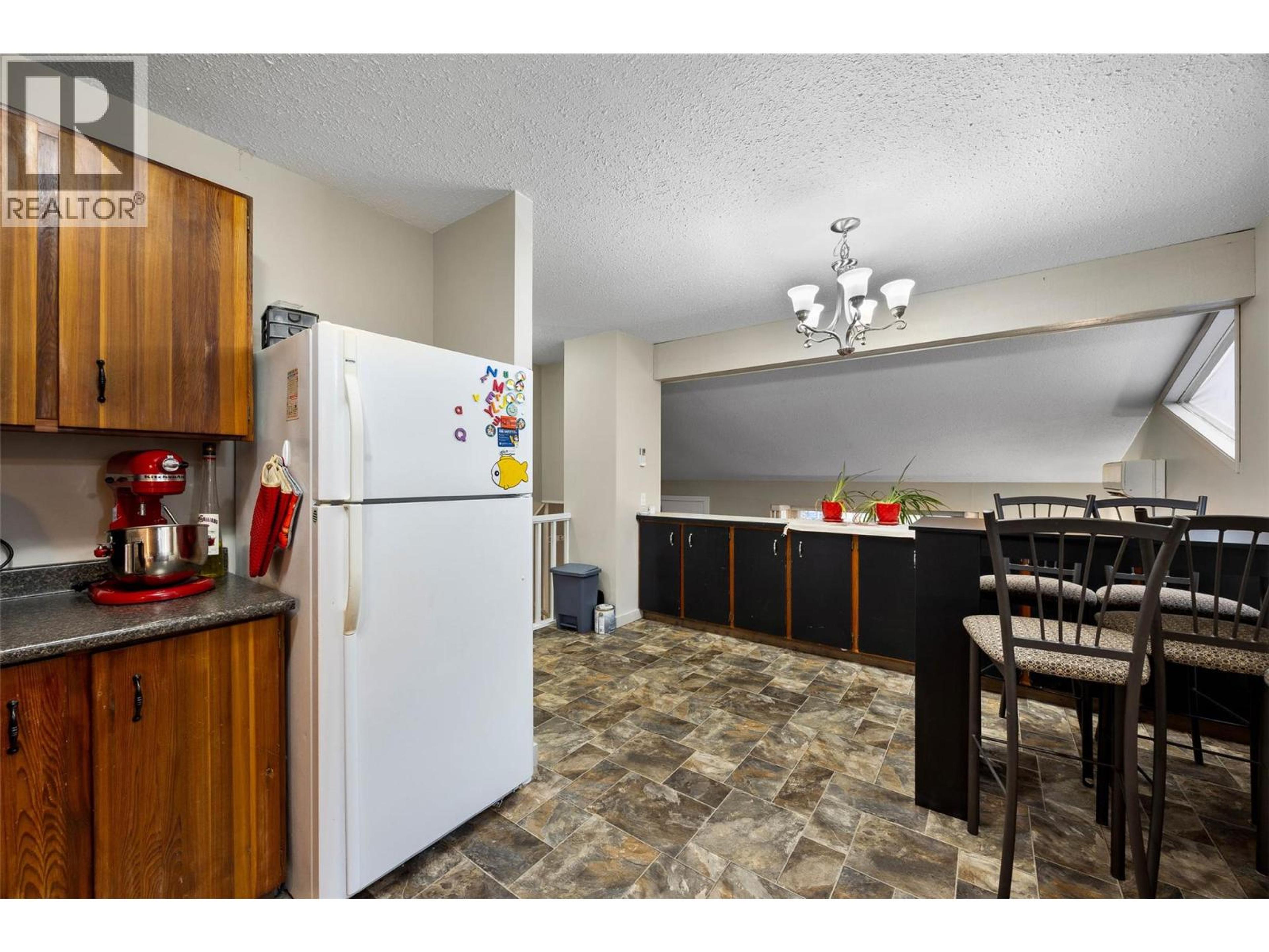 1026 HILLSIDE AVENUE - 7