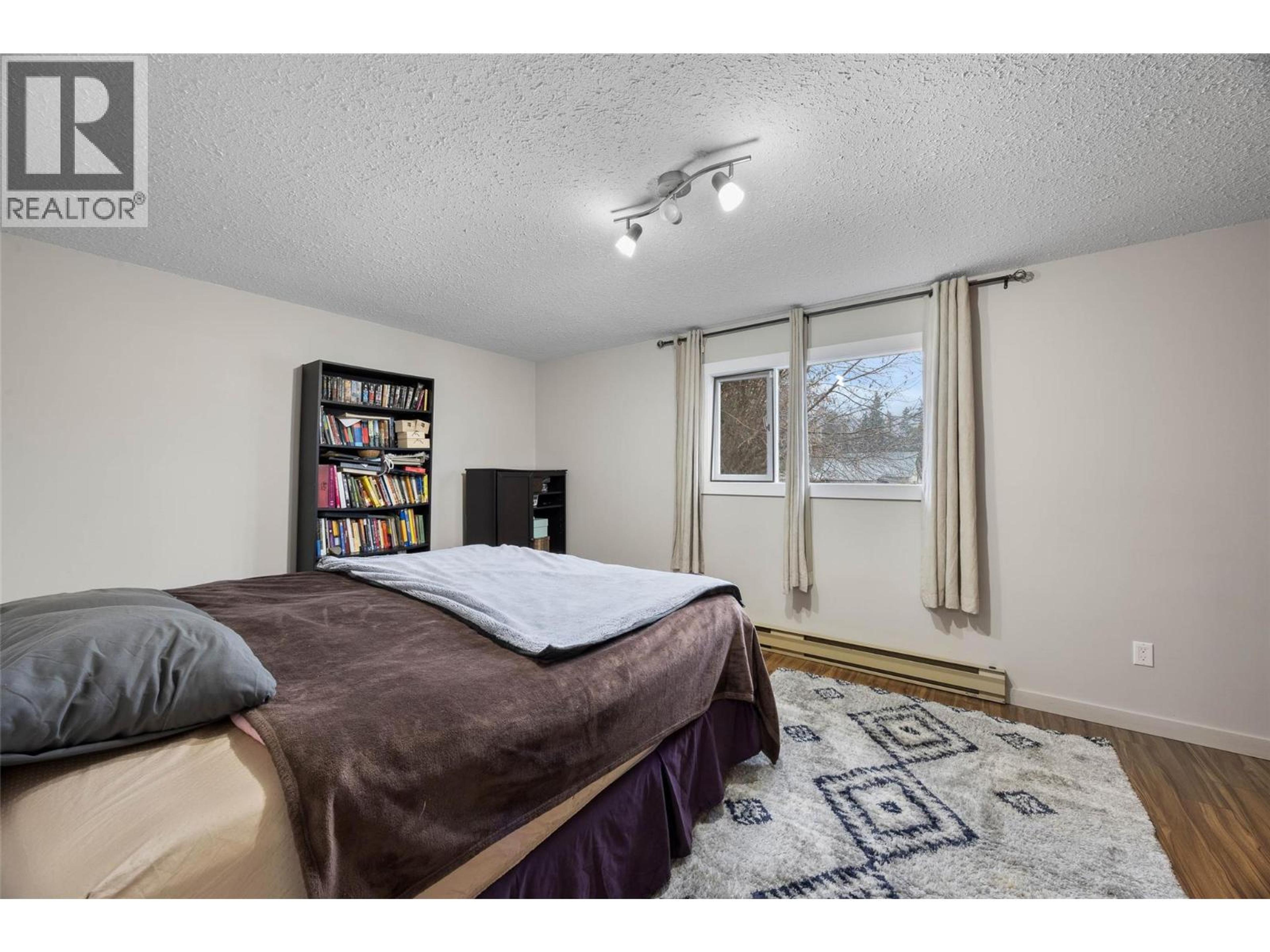 1026 HILLSIDE AVENUE - 8