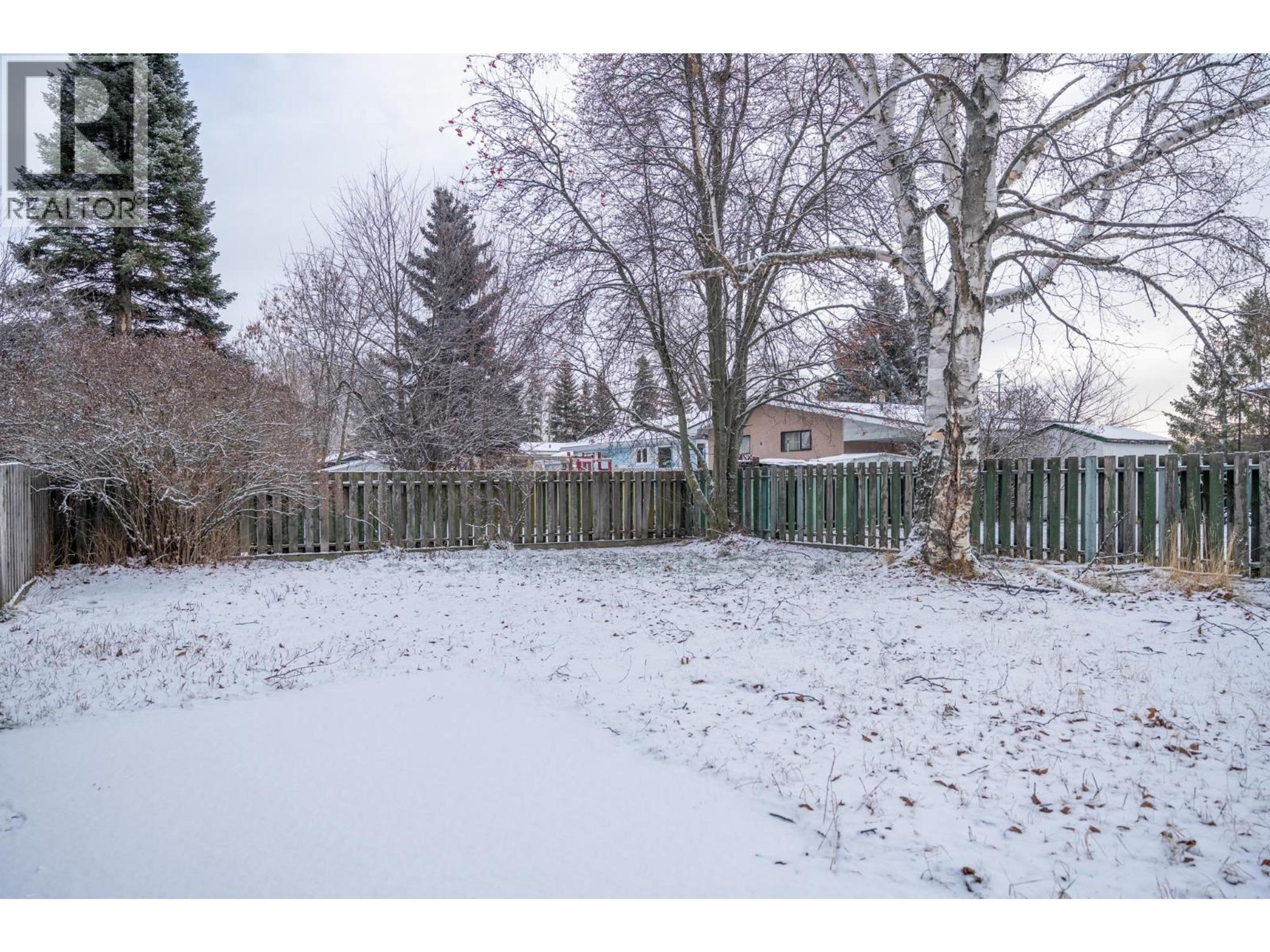 225 LAUREL CRESCENT - 28