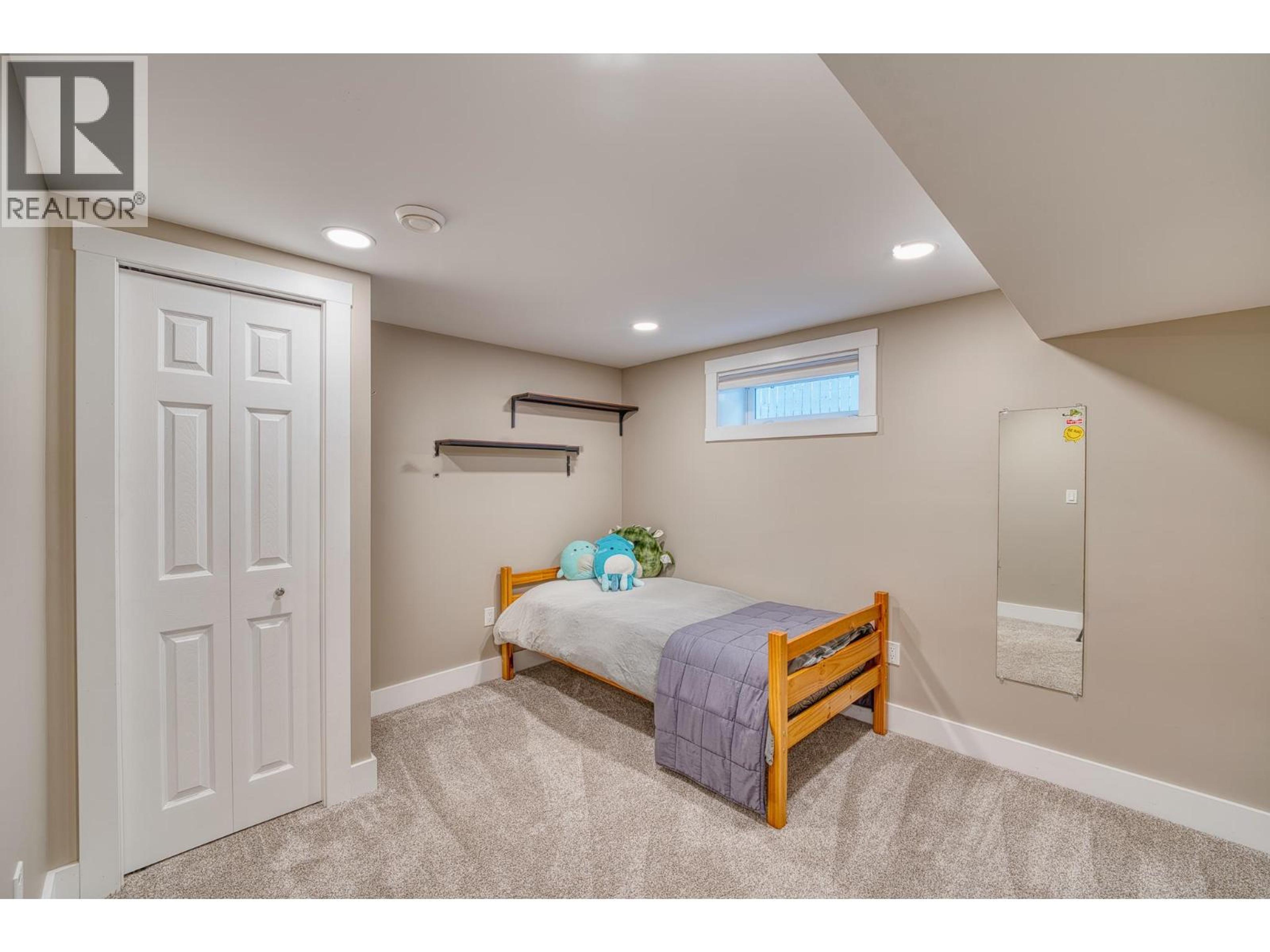 9612 105 AVENUE - 16