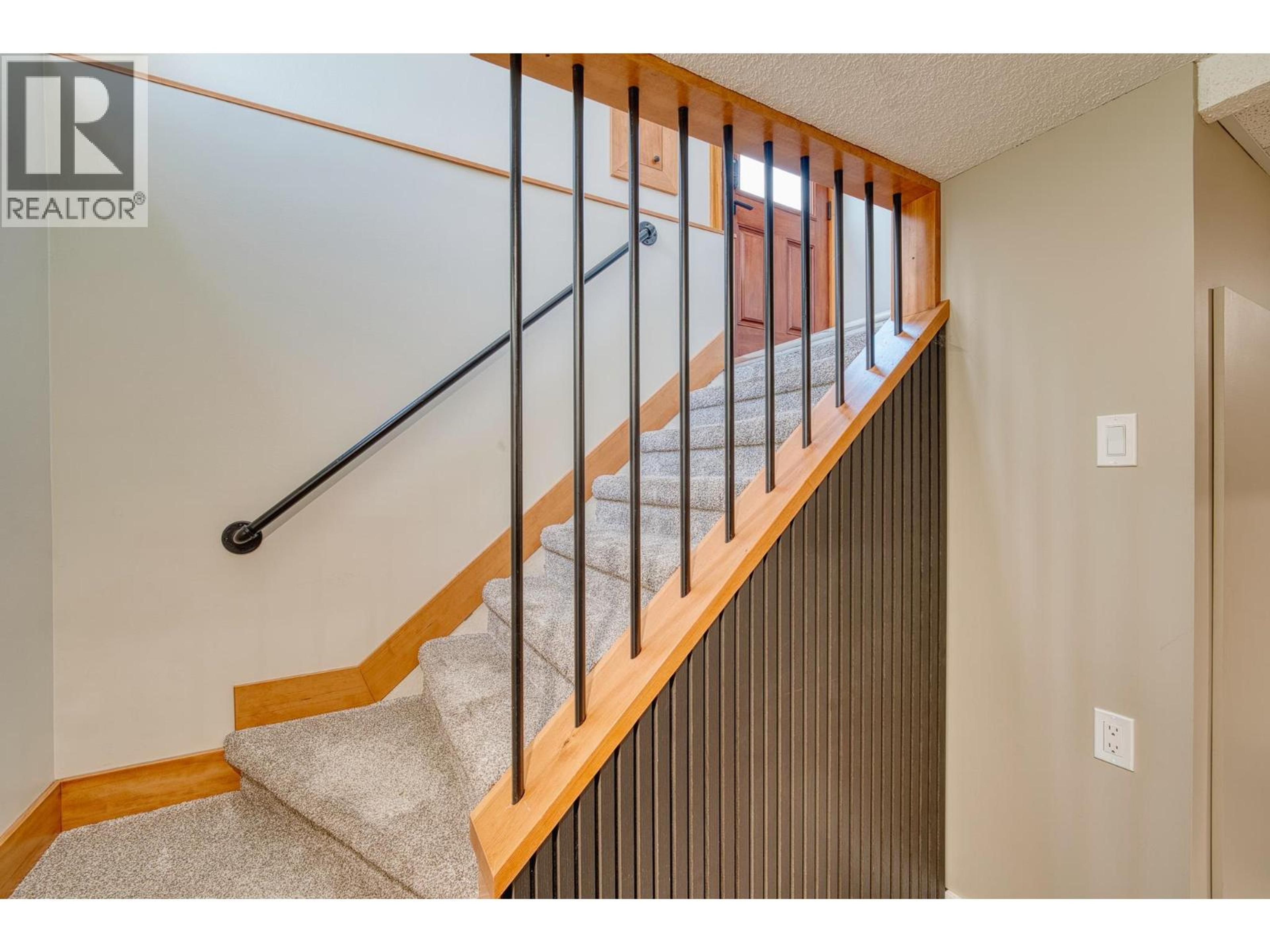 9612 105 AVENUE - 14