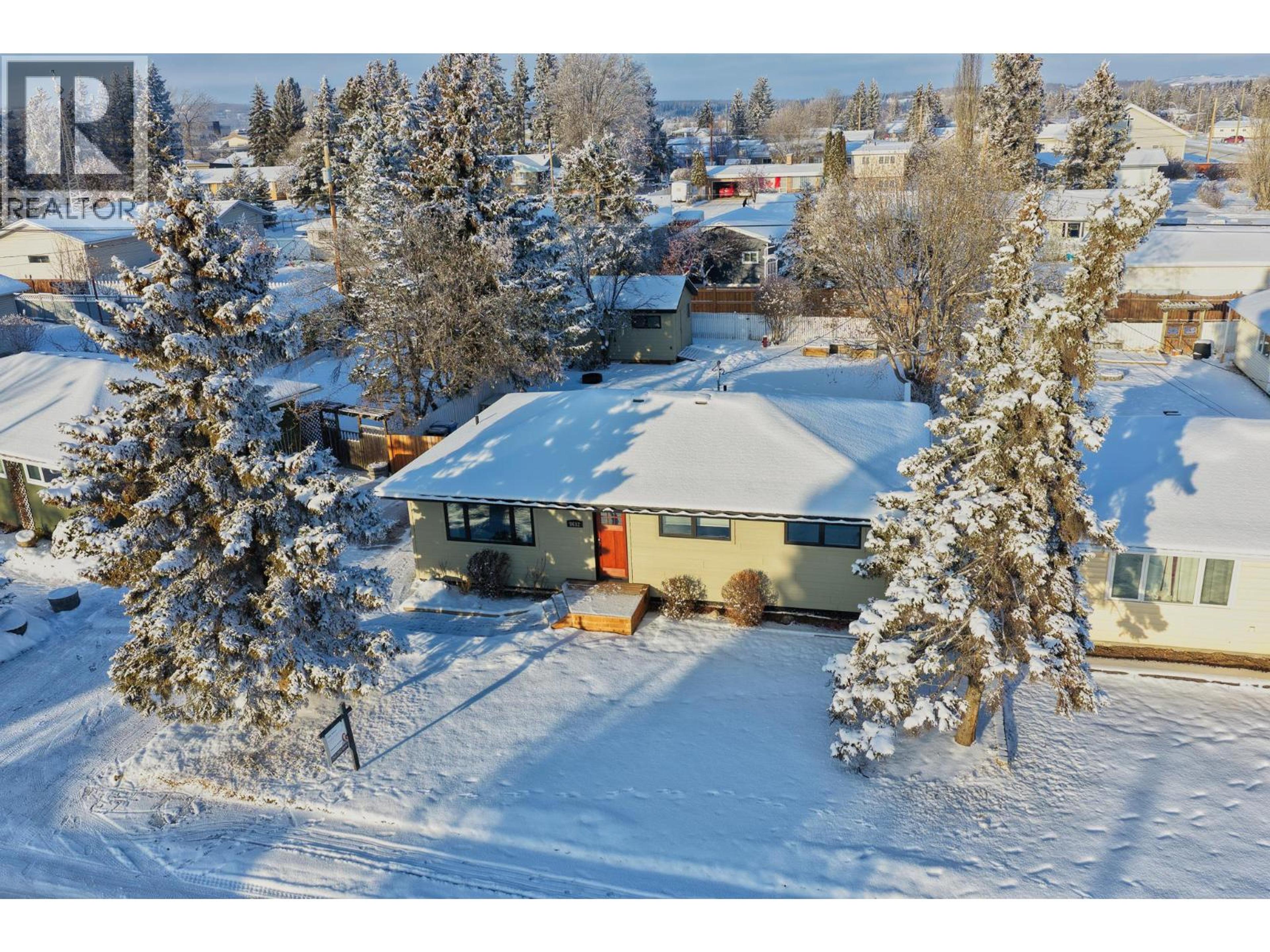 9612 105 AVENUE - Main Image