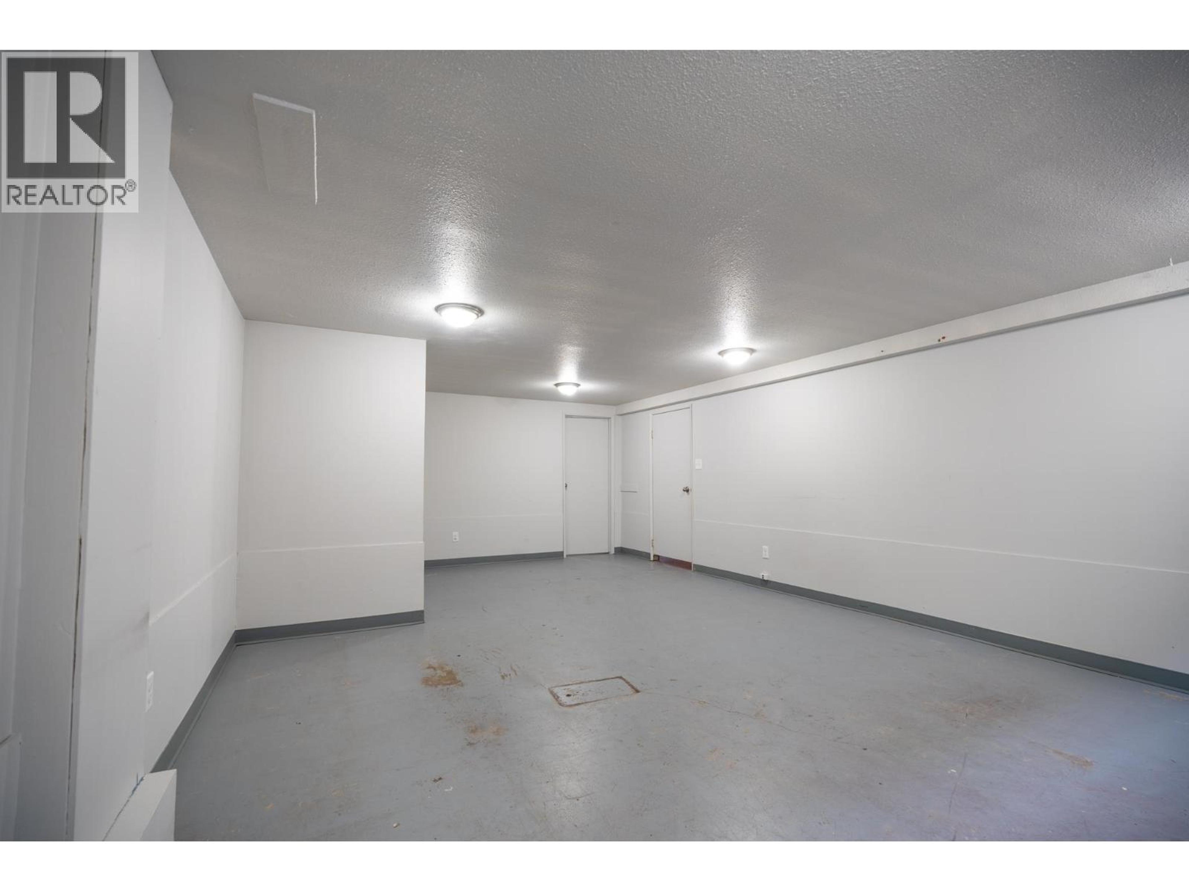 225 LAUREL CRESCENT - 26