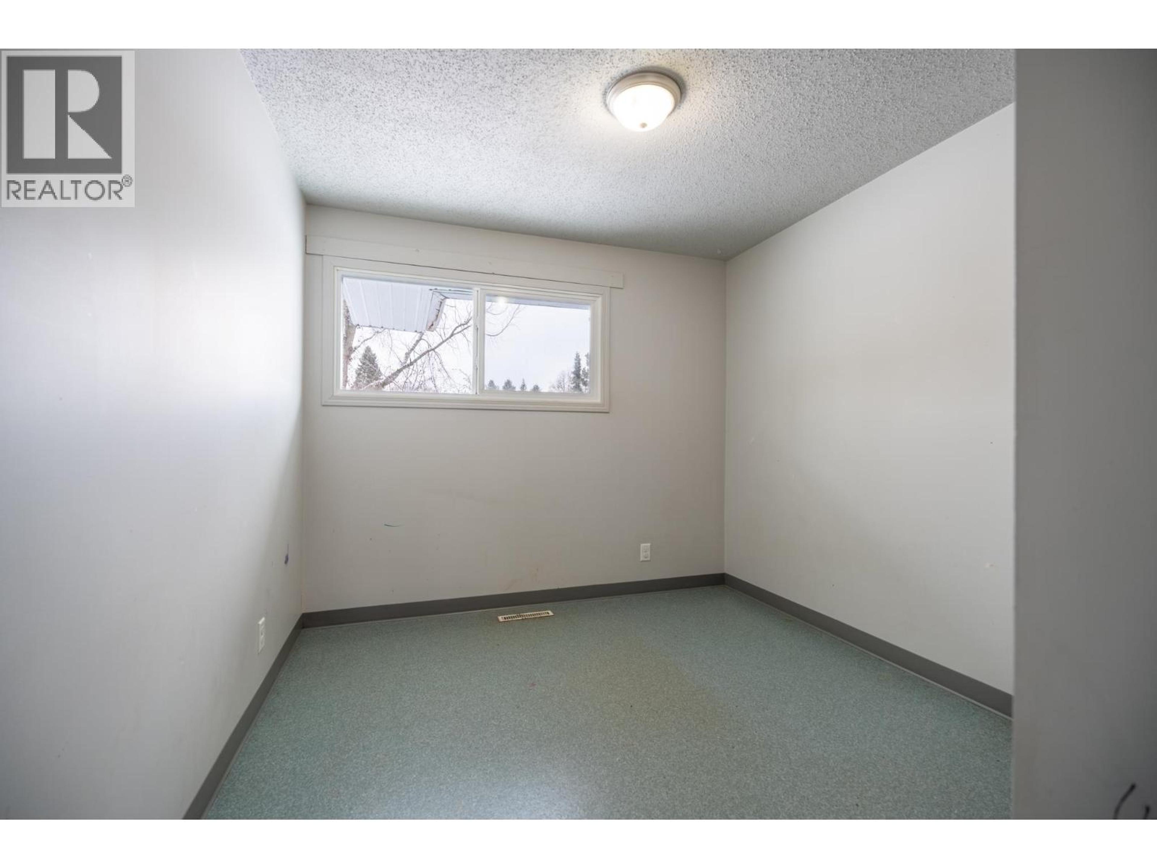 225 LAUREL CRESCENT - 14