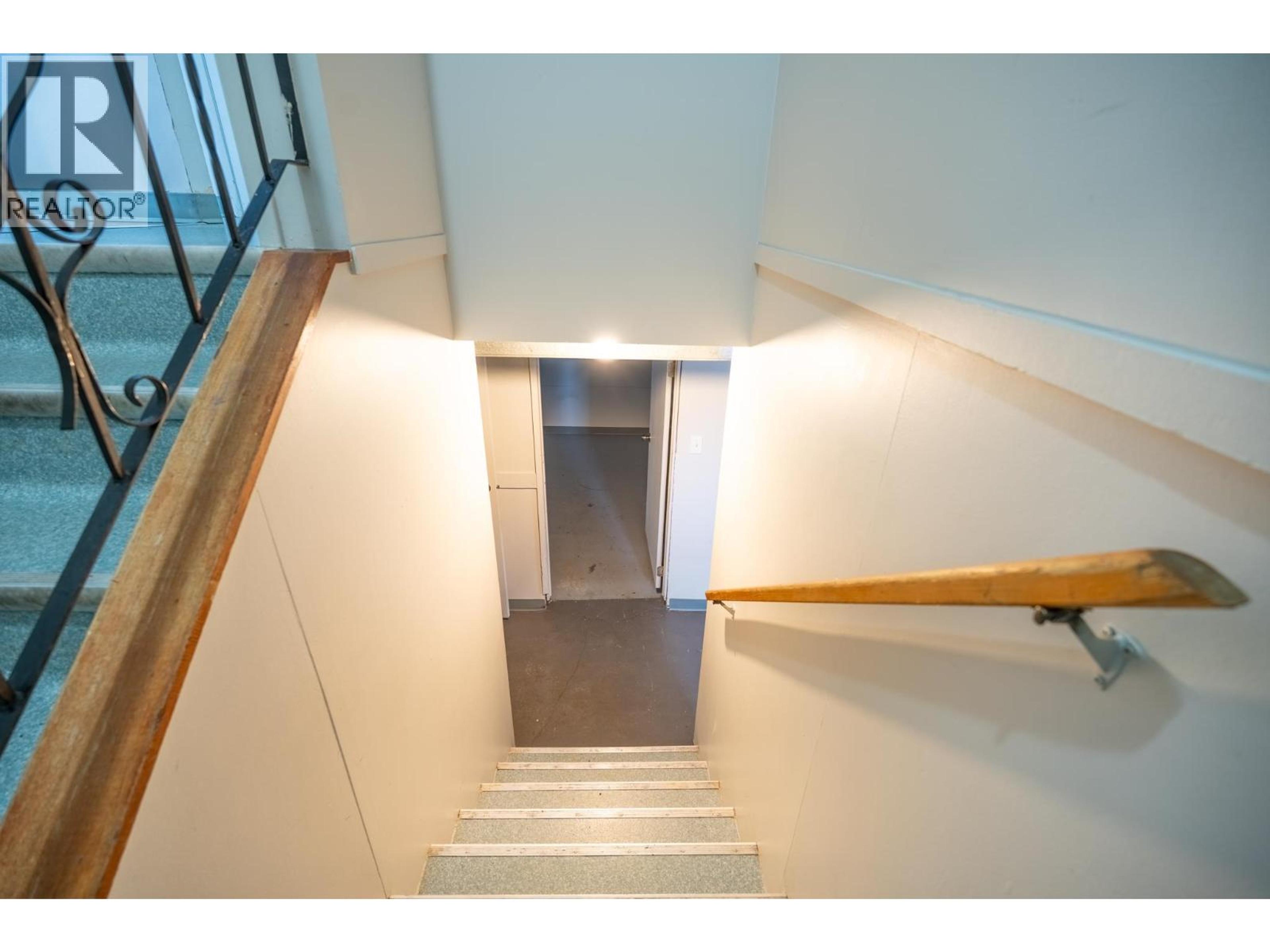 225 LAUREL CRESCENT - 16