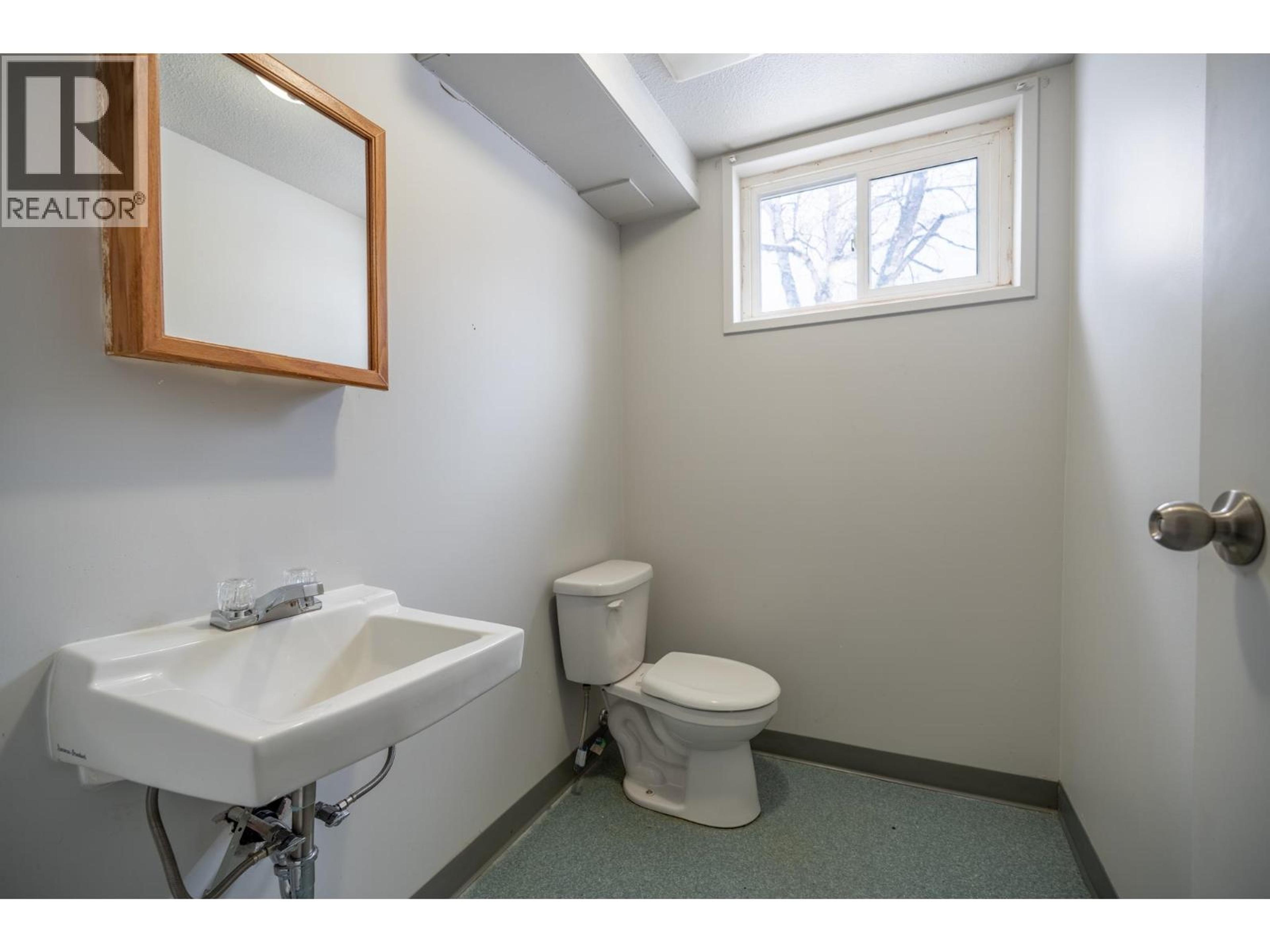 225 LAUREL CRESCENT - 24