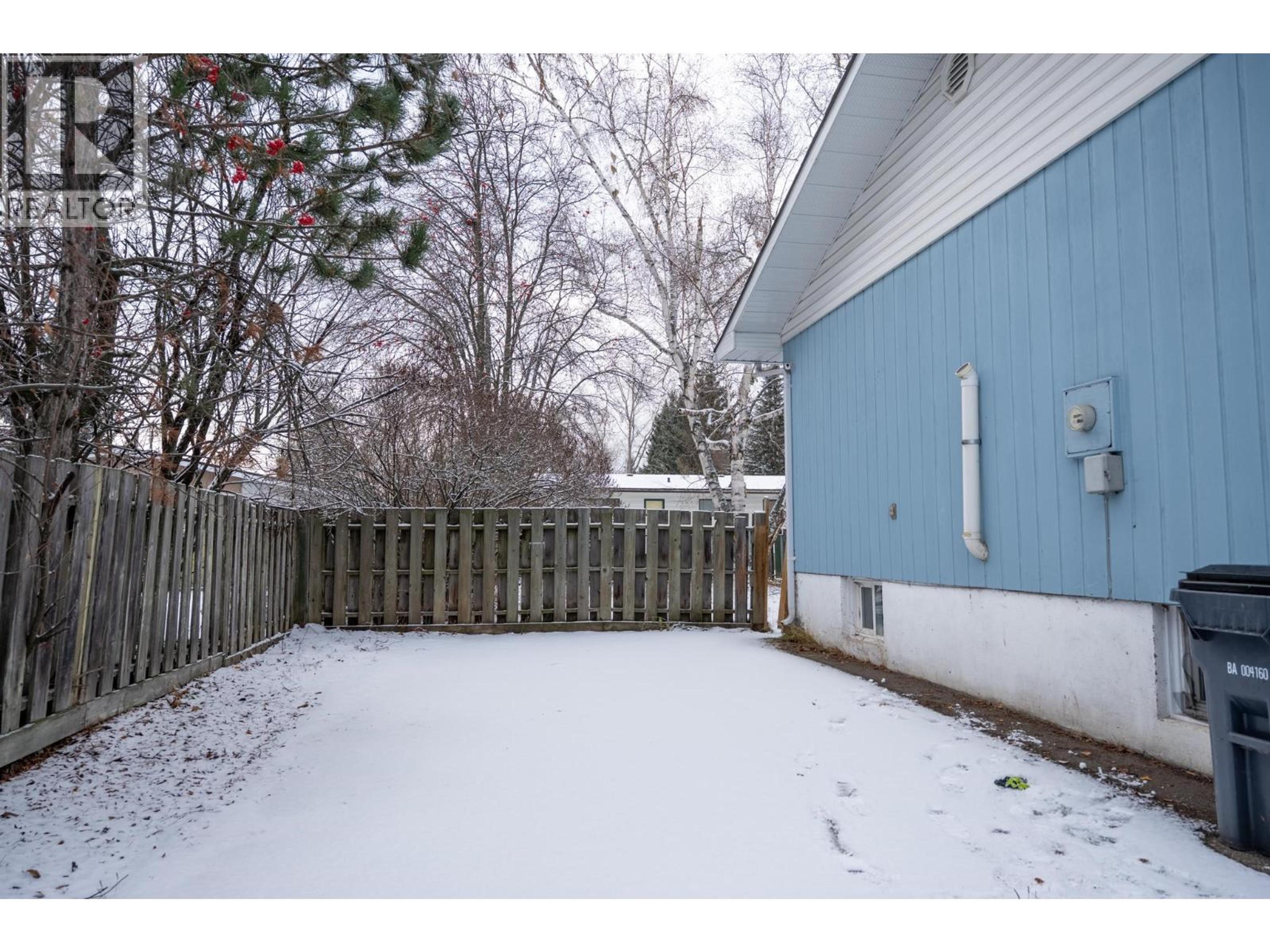 225 LAUREL CRESCENT - 32