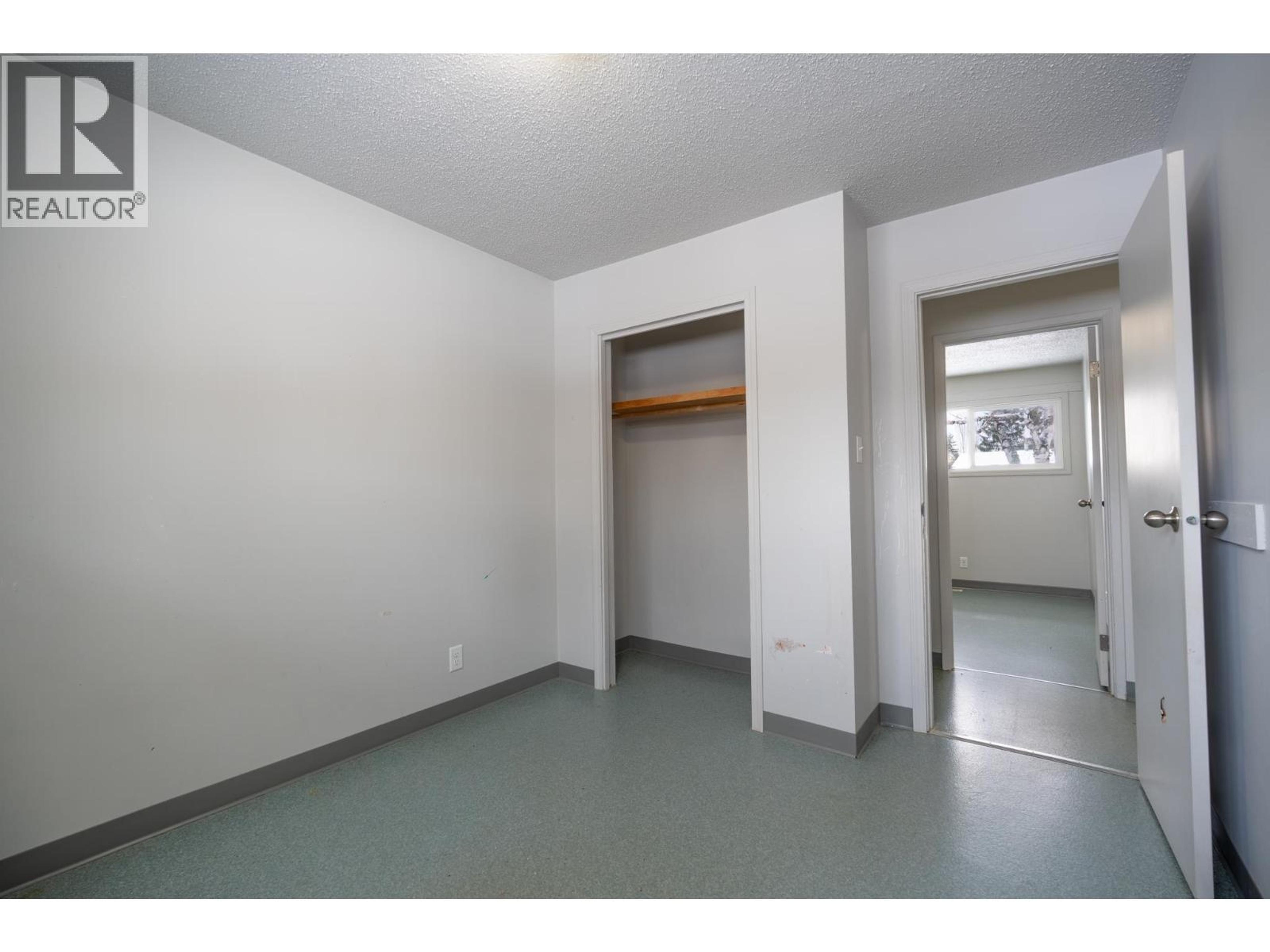 225 LAUREL CRESCENT - 13