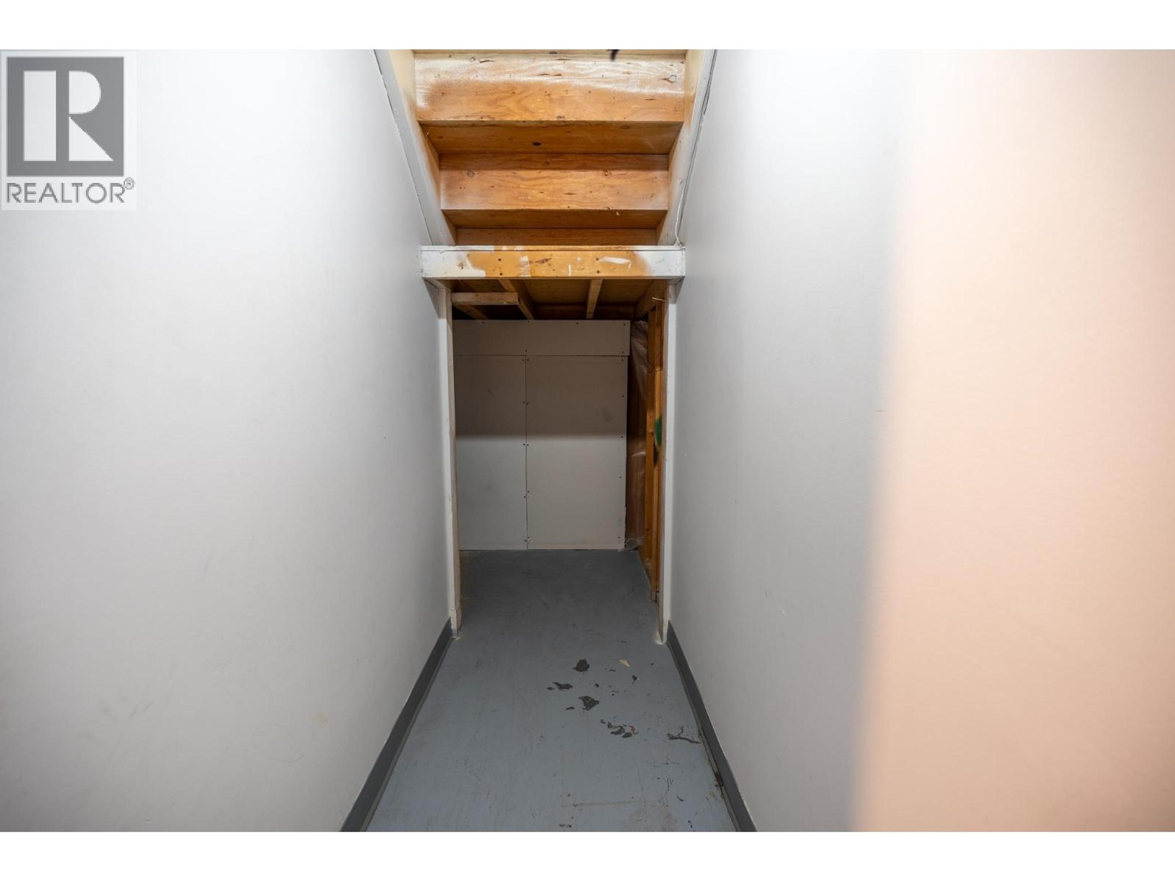 225 LAUREL CRESCENT - 17