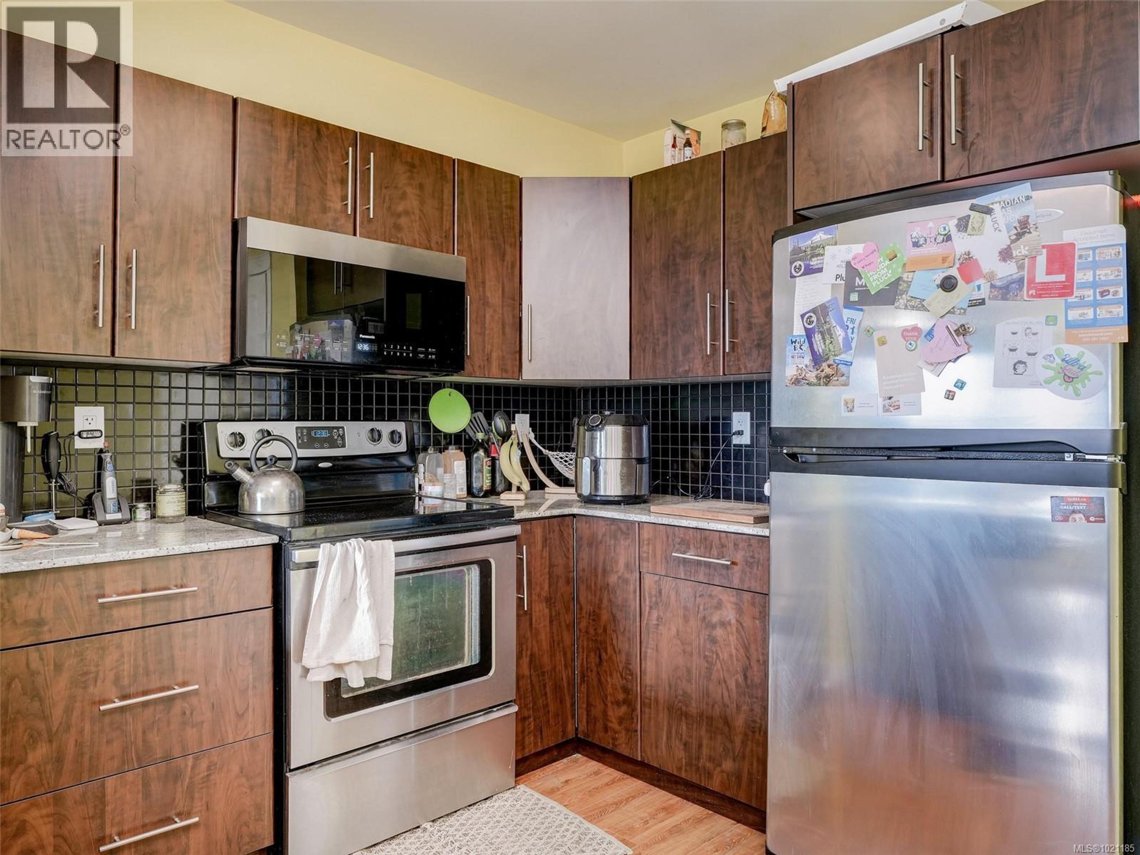 1405 ESQUIMALT ST - 10