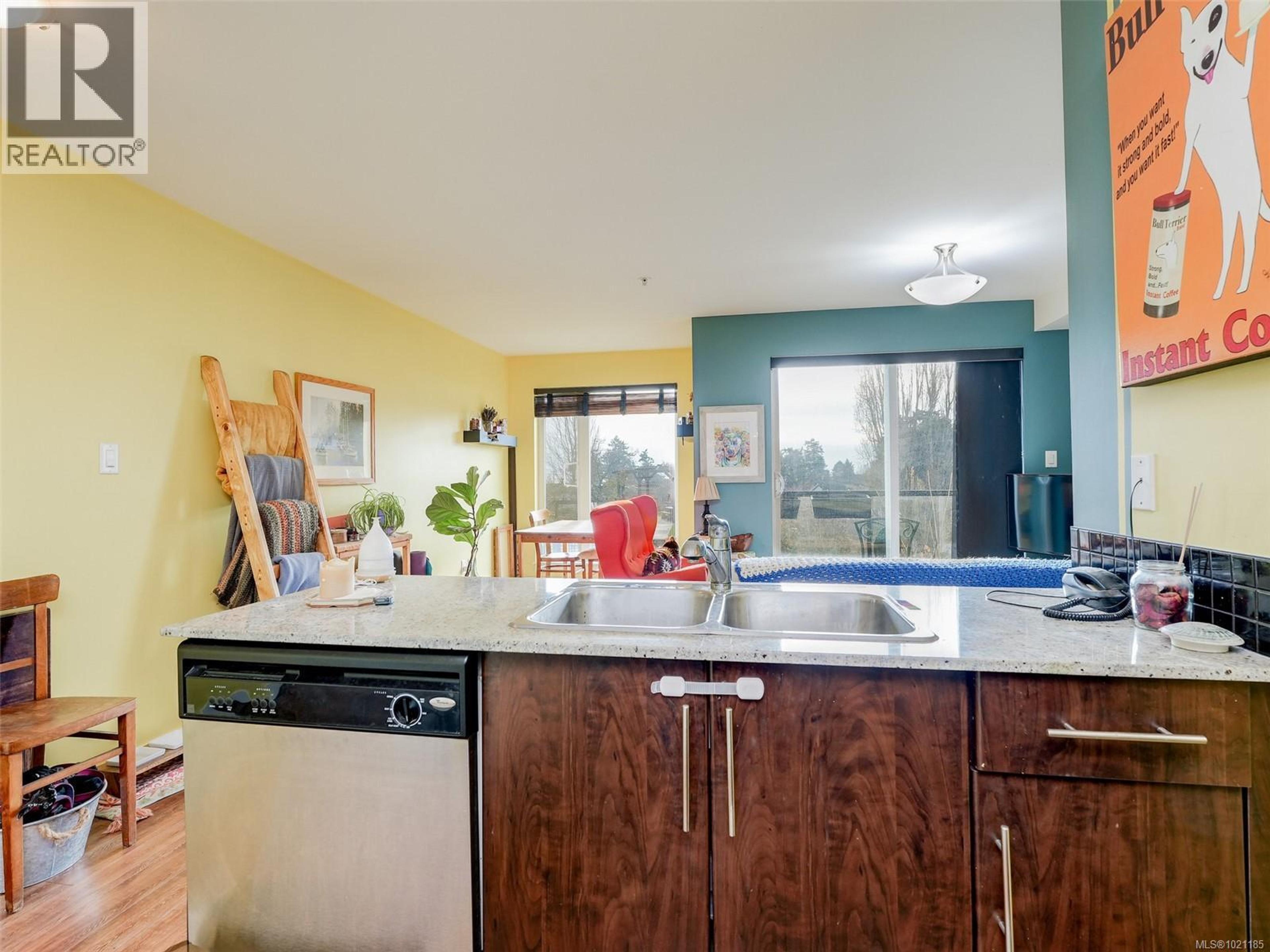 1405 ESQUIMALT ST - 11