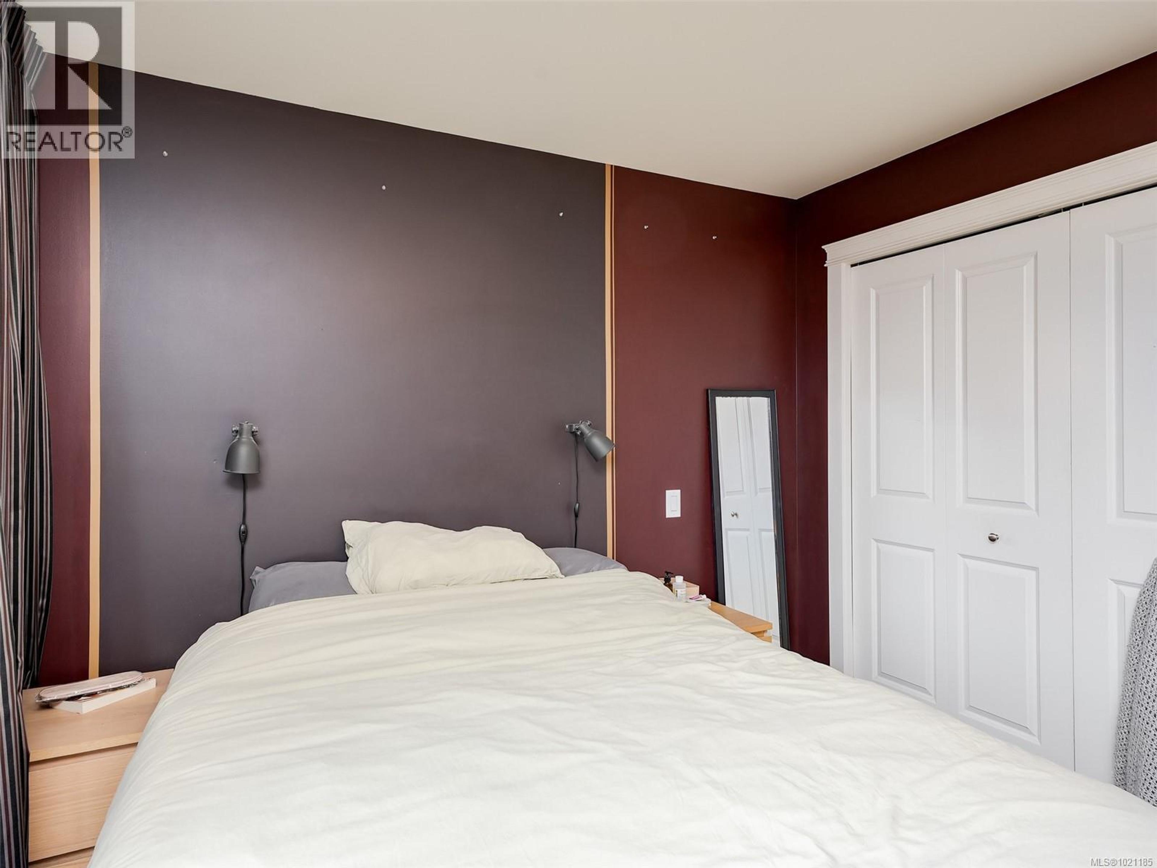 1405 ESQUIMALT ST - 13