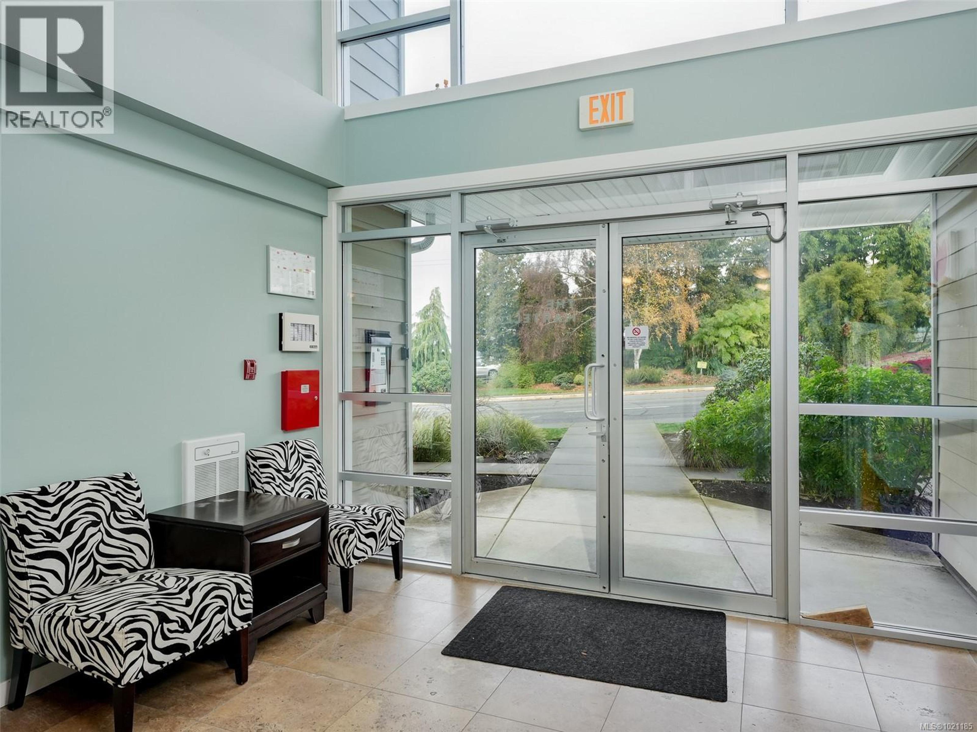 1405 ESQUIMALT ST - 18