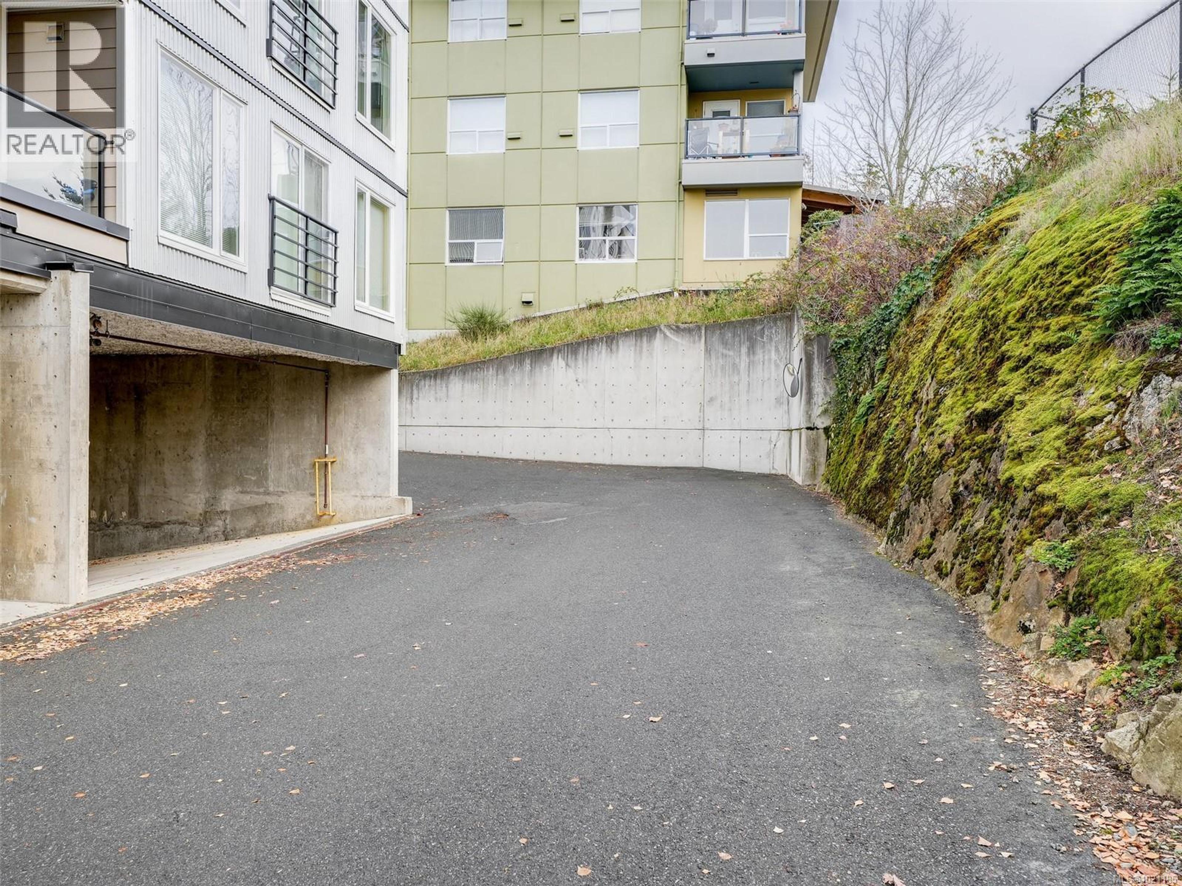 1405 ESQUIMALT ST - 23