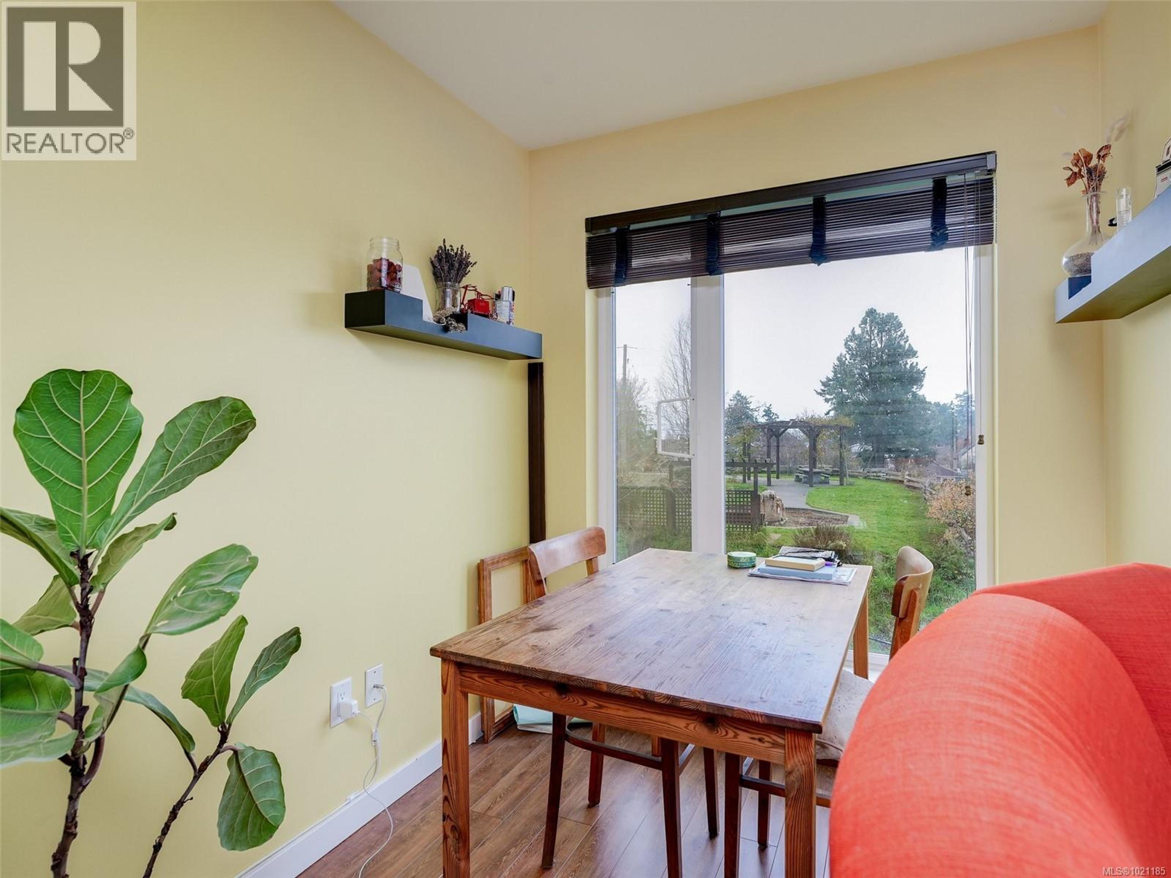 1405 ESQUIMALT ST - 6