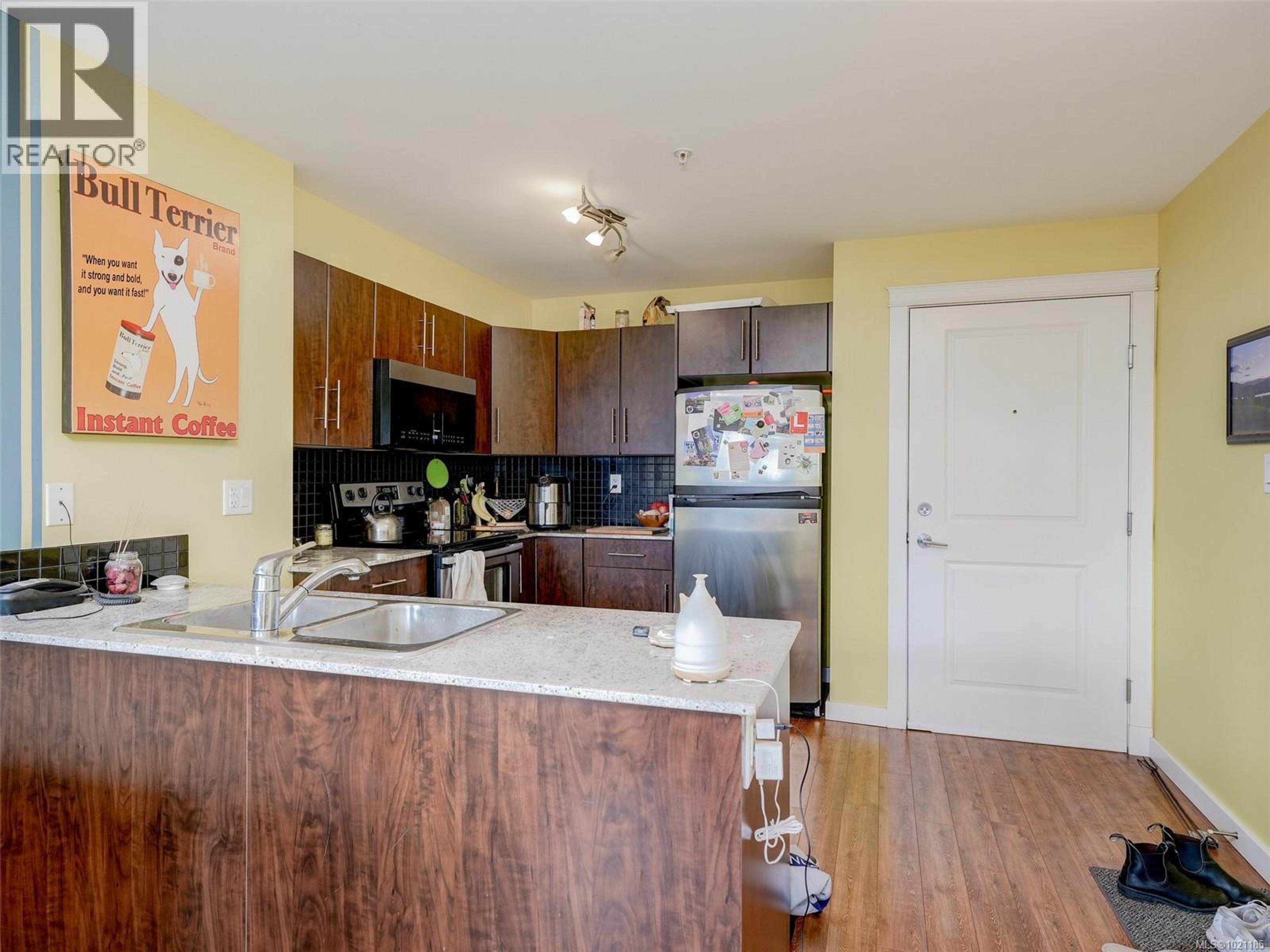 1405 ESQUIMALT ST - 7