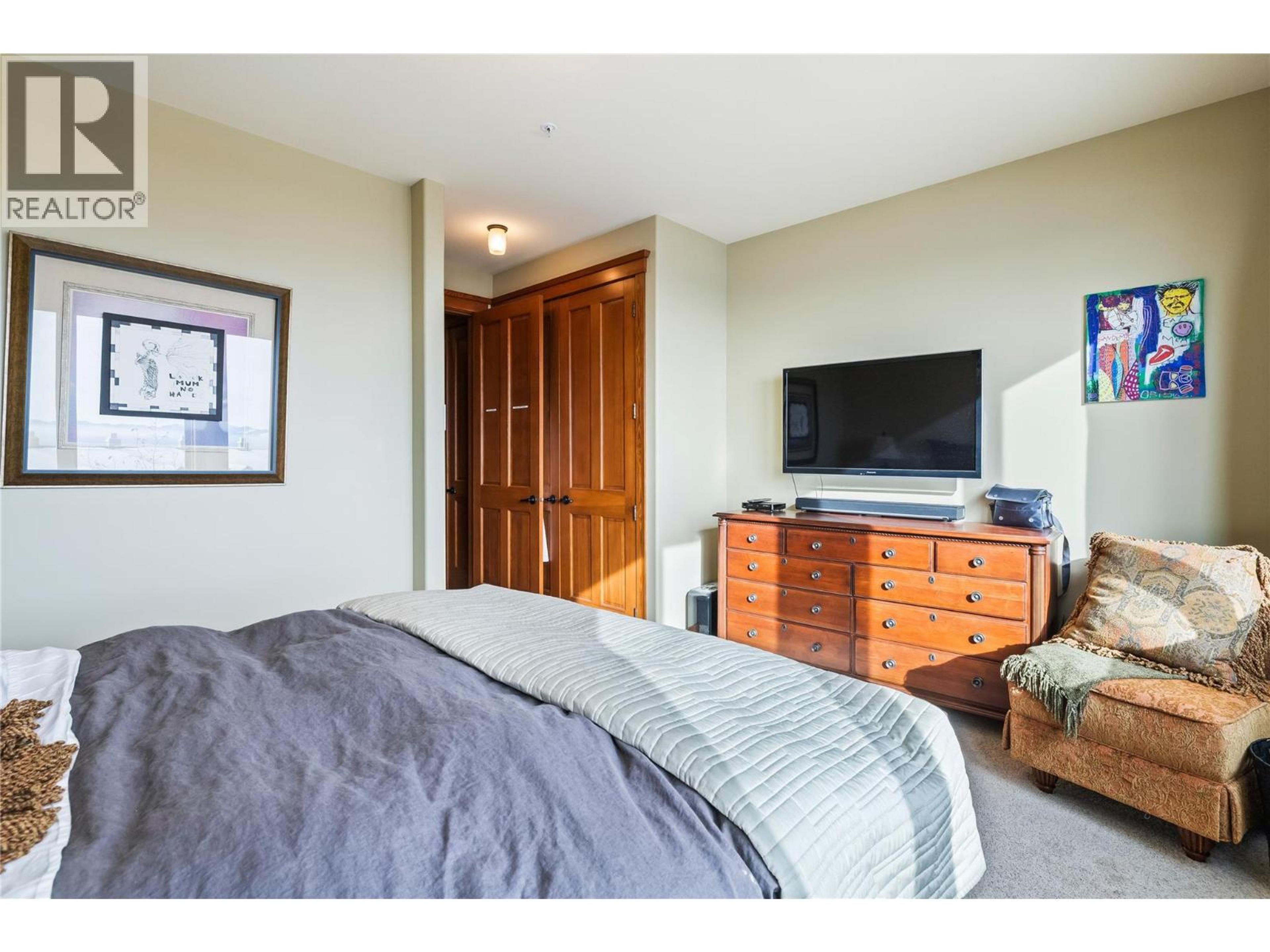 #4 80 KETTLEVIEW ROAD - 44